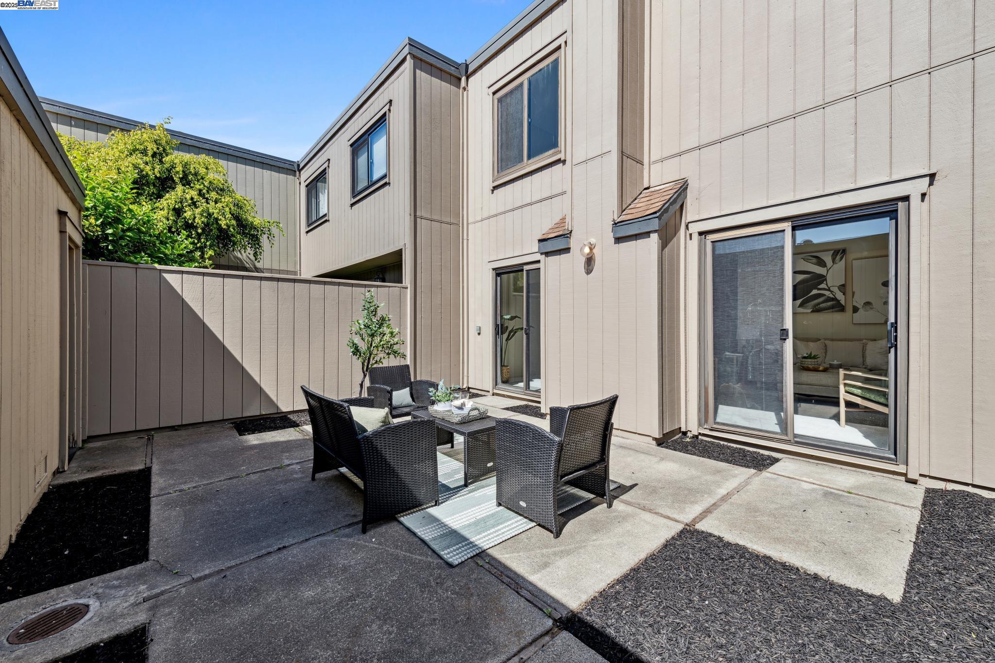 Detail Gallery Image 39 of 47 For 1142 Holly St, Alameda,  CA 94502 - 3 Beds | 2/1 Baths
