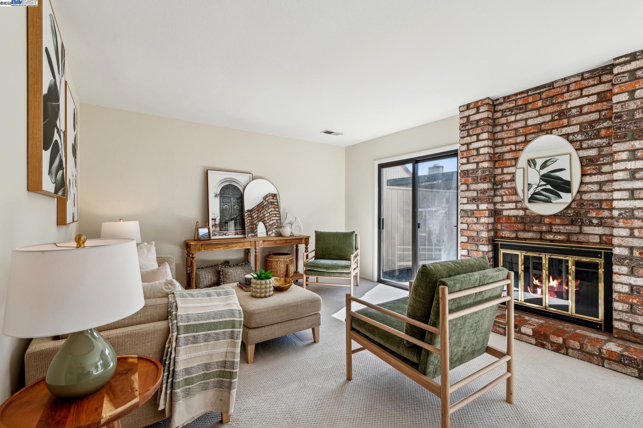 Detail Gallery Image 5 of 47 For 1142 Holly St, Alameda,  CA 94502 - 3 Beds | 2/1 Baths
