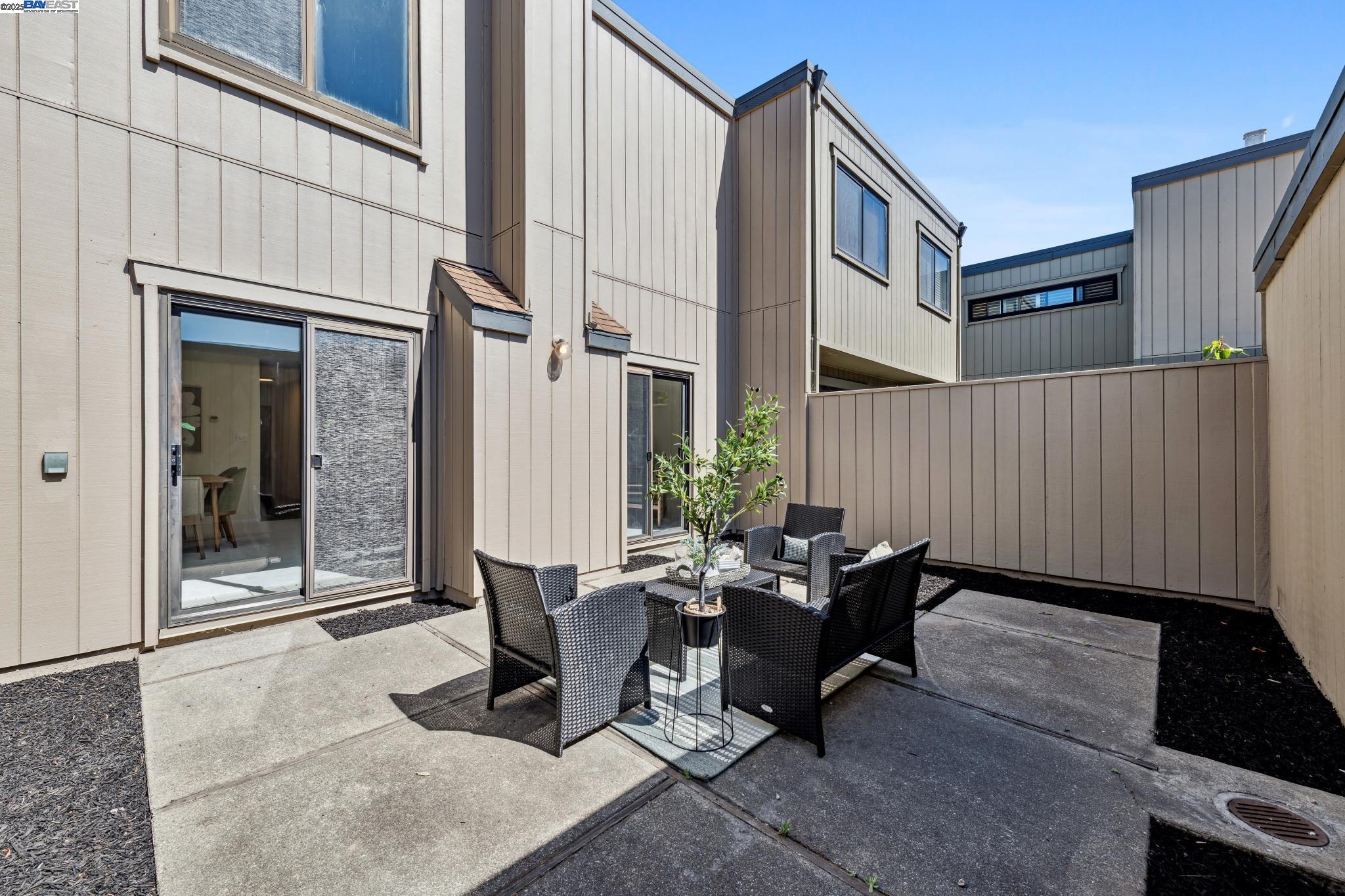 Detail Gallery Image 40 of 47 For 1142 Holly St, Alameda,  CA 94502 - 3 Beds | 2/1 Baths