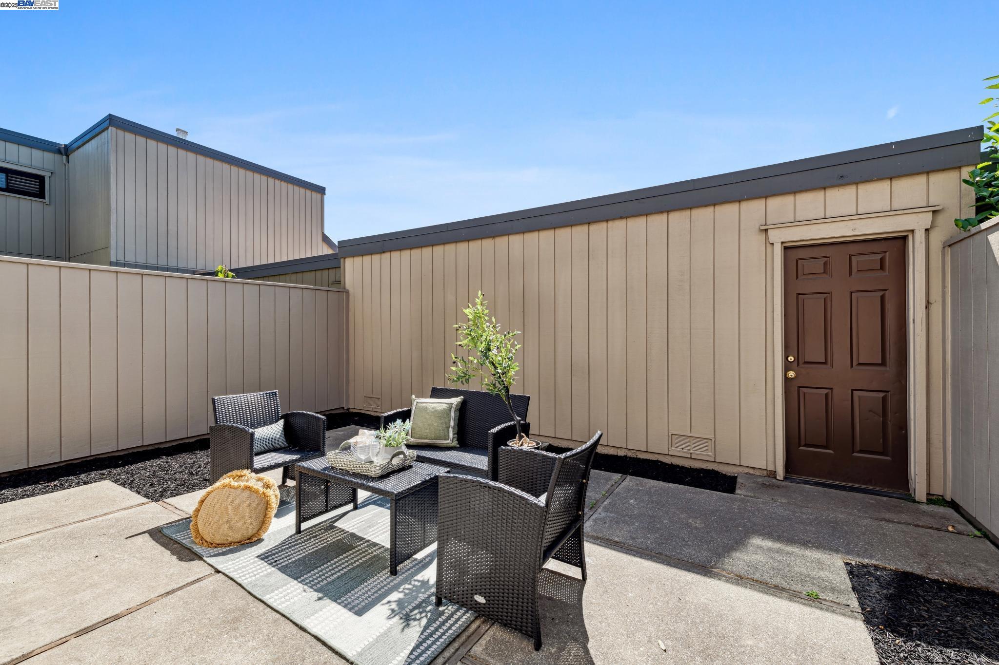 Detail Gallery Image 41 of 47 For 1142 Holly St, Alameda,  CA 94502 - 3 Beds | 2/1 Baths