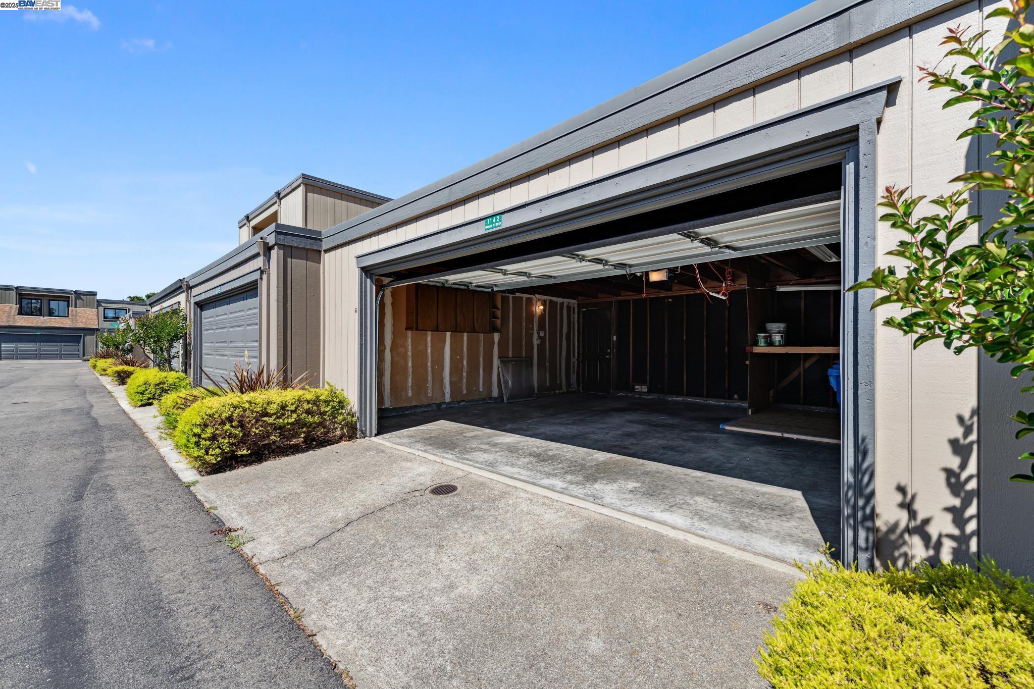 Detail Gallery Image 43 of 47 For 1142 Holly St, Alameda,  CA 94502 - 3 Beds | 2/1 Baths