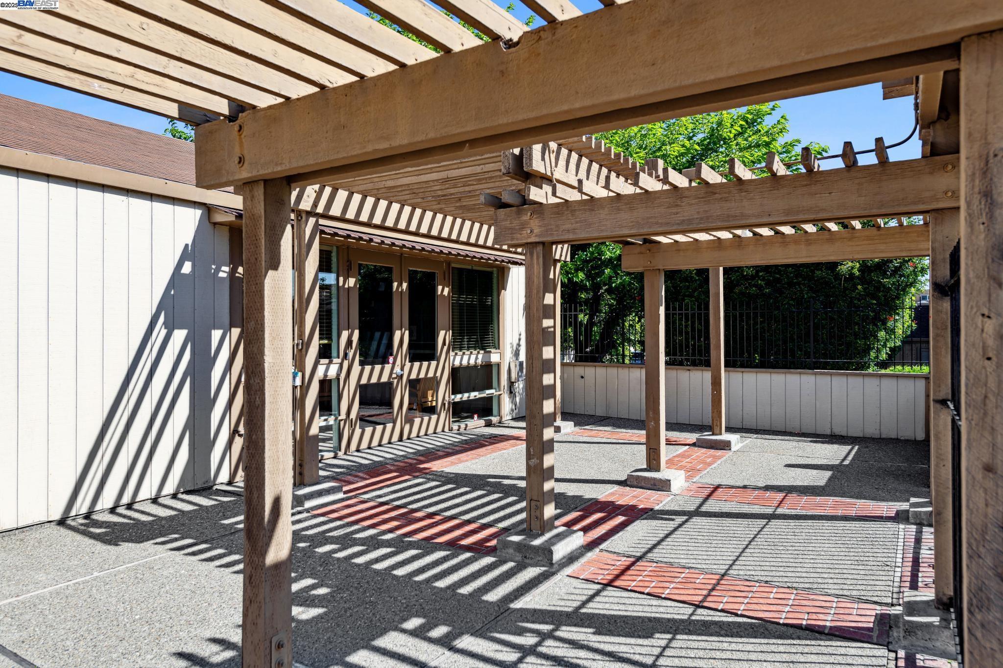 Detail Gallery Image 47 of 47 For 1142 Holly St, Alameda,  CA 94502 - 3 Beds | 2/1 Baths