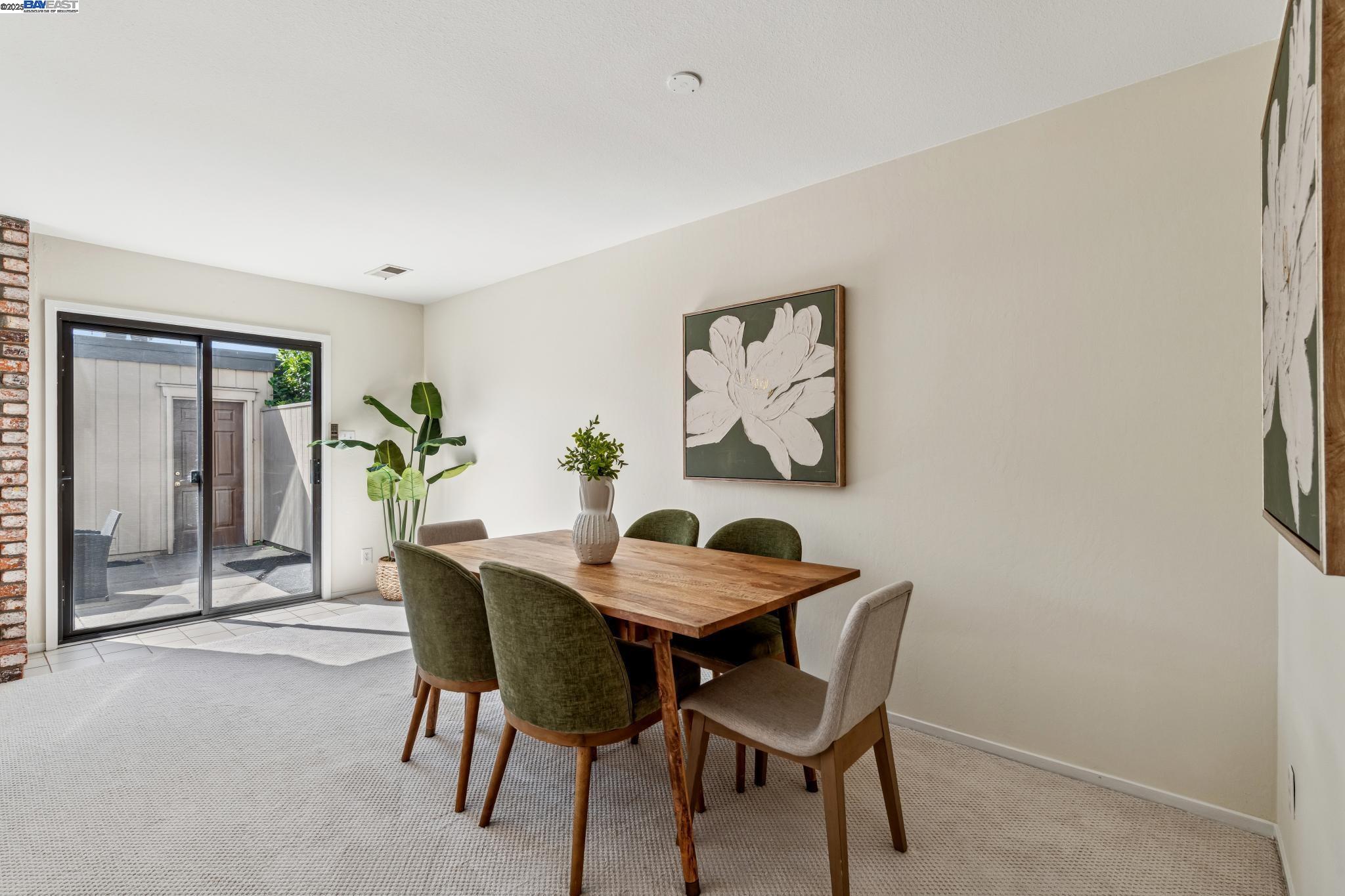 Detail Gallery Image 9 of 47 For 1142 Holly St, Alameda,  CA 94502 - 3 Beds | 2/1 Baths