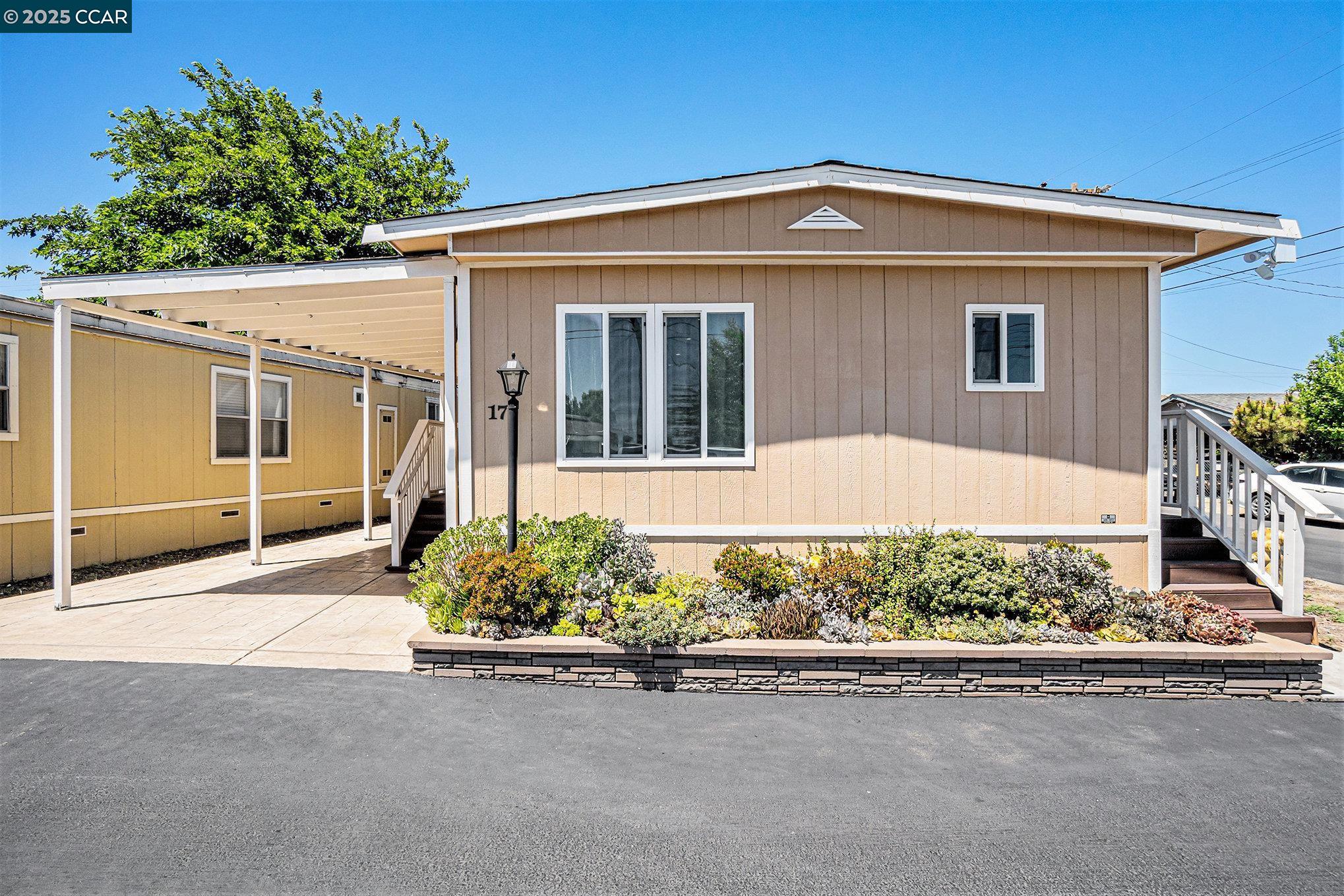 Detail Gallery Image 1 of 18 For 75 E Bolton Rd #17,  Oakley,  CA 94561 - 2 Beds | 1 Baths