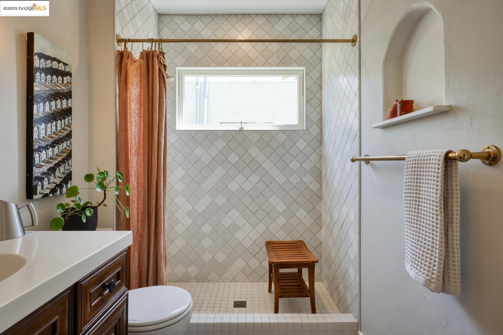 Detail Gallery Image 15 of 34 For 2901 Monticello Ave, Oakland,  CA 94619 - 2 Beds | 1 Baths