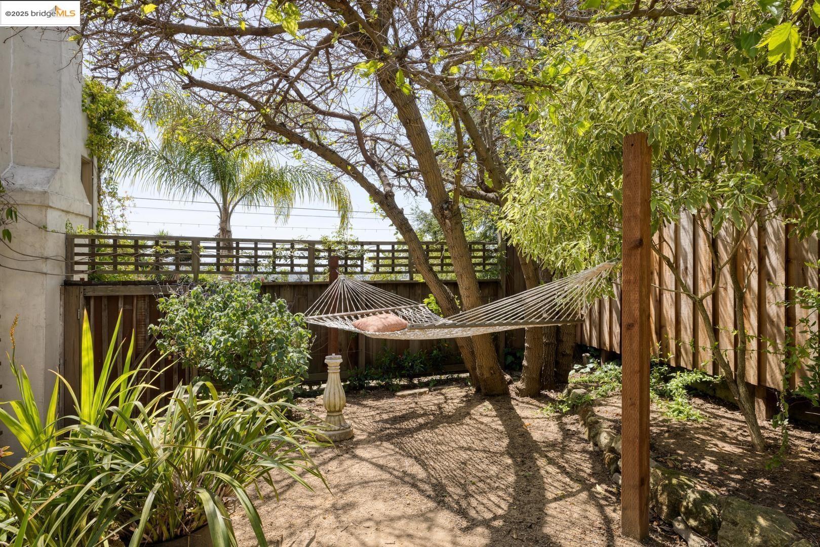 Detail Gallery Image 34 of 34 For 2901 Monticello Ave, Oakland,  CA 94619 - 2 Beds | 1 Baths