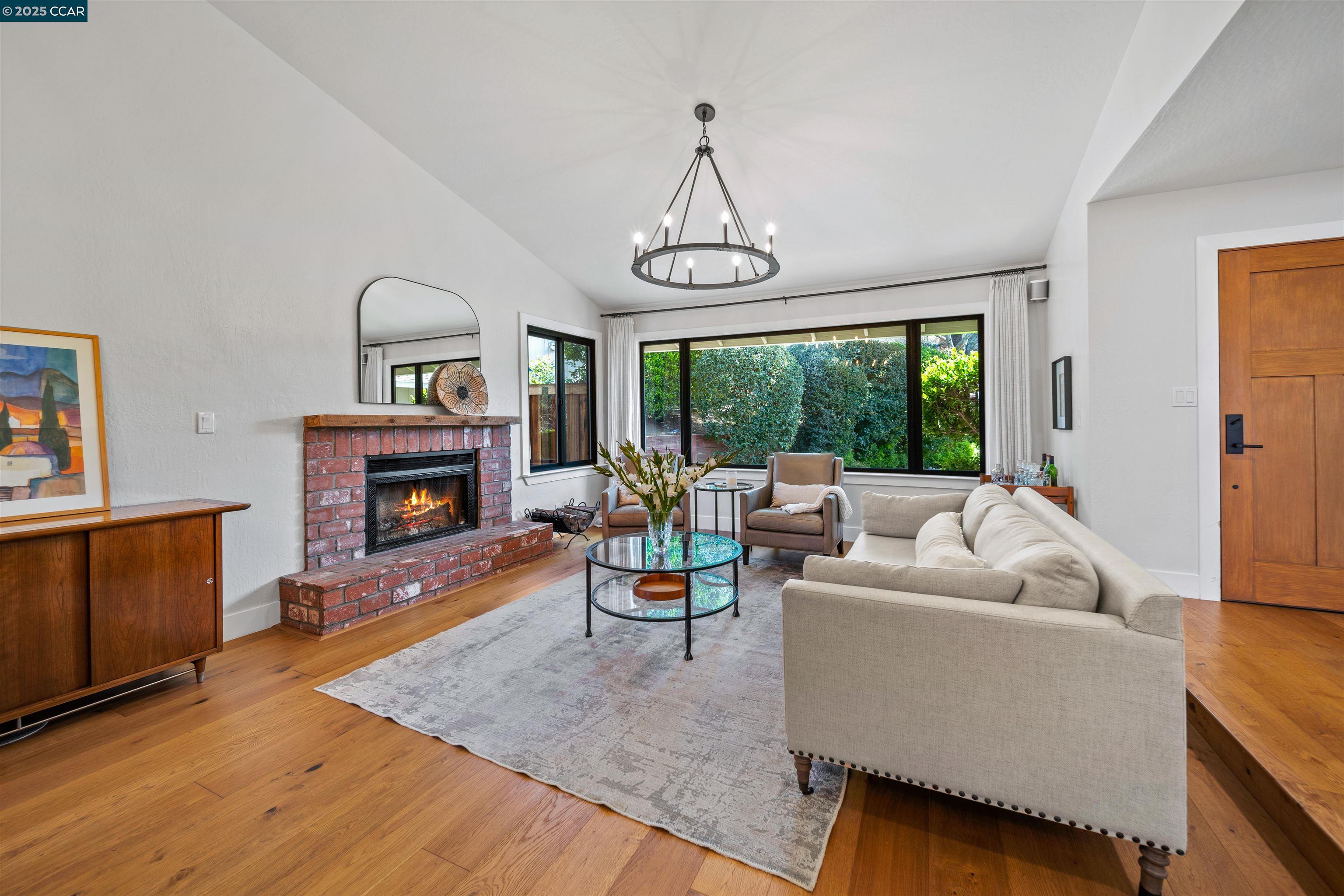 Detail Gallery Image 2 of 20 For 3061 San Miguel Ct, Concord,  CA 94518 - 4 Beds | 2 Baths