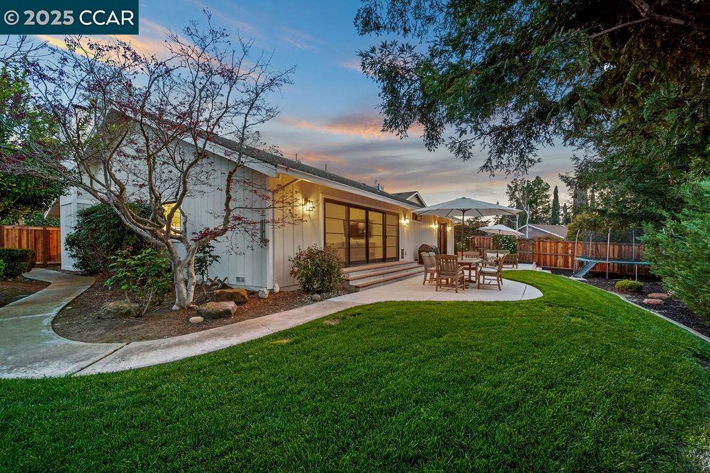 Detail Gallery Image 18 of 20 For 3061 San Miguel Ct, Concord,  CA 94518 - 4 Beds | 2 Baths