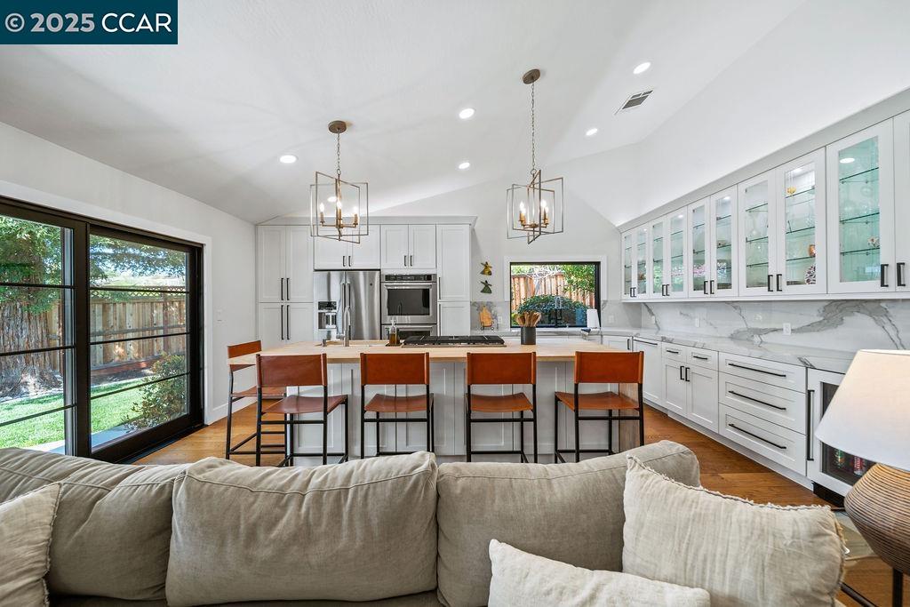 Detail Gallery Image 5 of 20 For 3061 San Miguel Ct, Concord,  CA 94518 - 4 Beds | 2 Baths