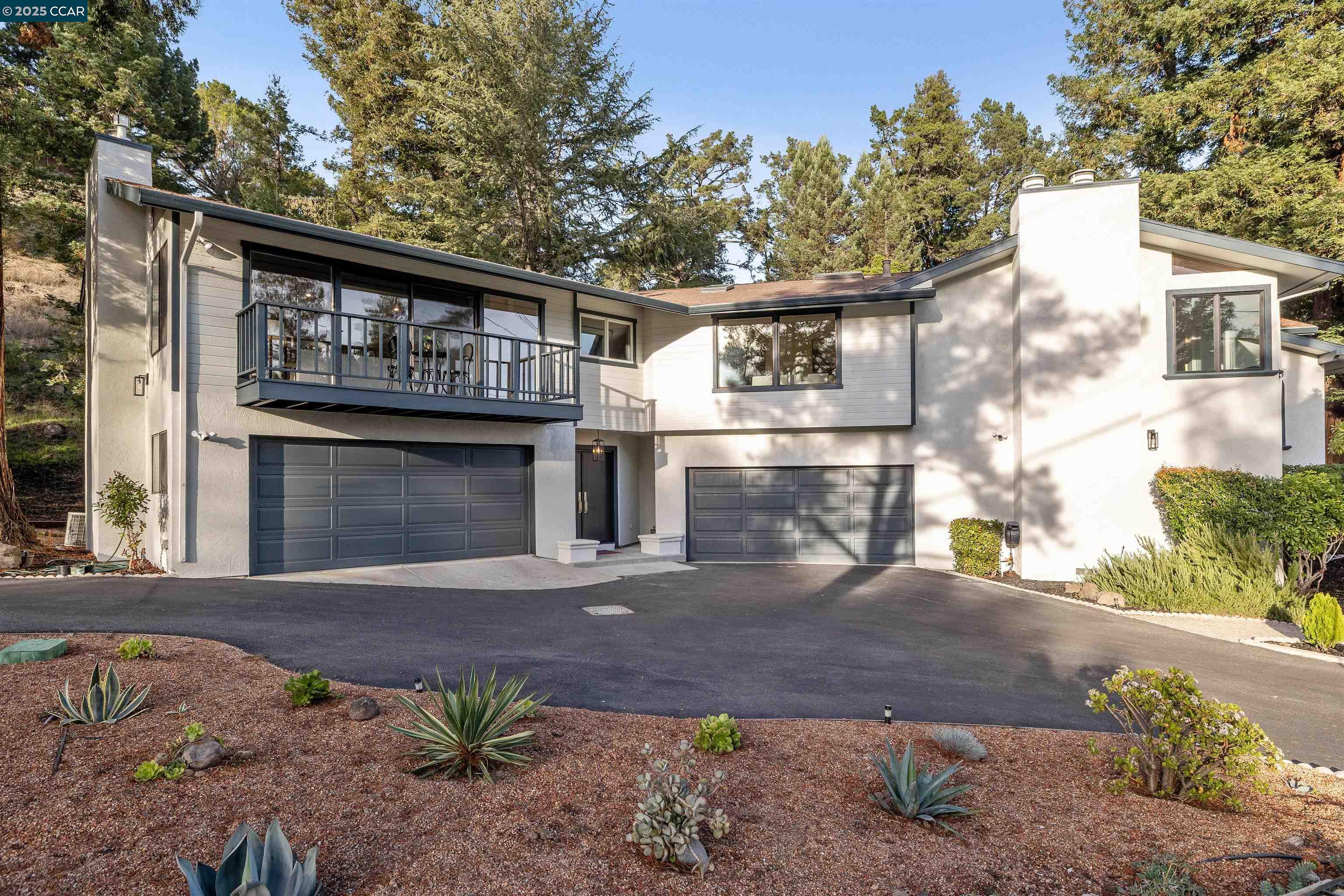 Detail Gallery Image 2 of 31 For 4104 El Nido Ranch Rd, Lafayette,  CA 94549 - 5 Beds | 3 Baths