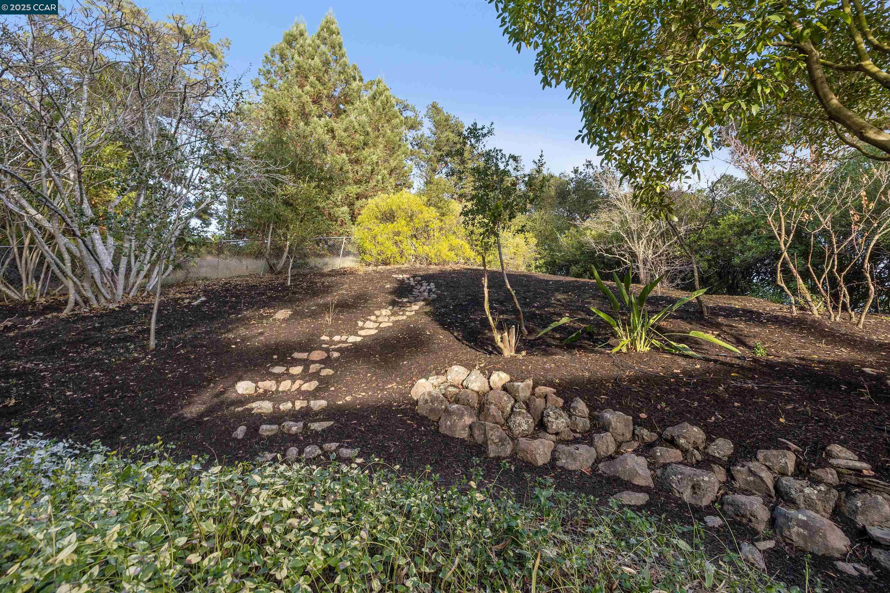 Detail Gallery Image 19 of 31 For 4104 El Nido Ranch Rd, Lafayette,  CA 94549 - 5 Beds | 3 Baths