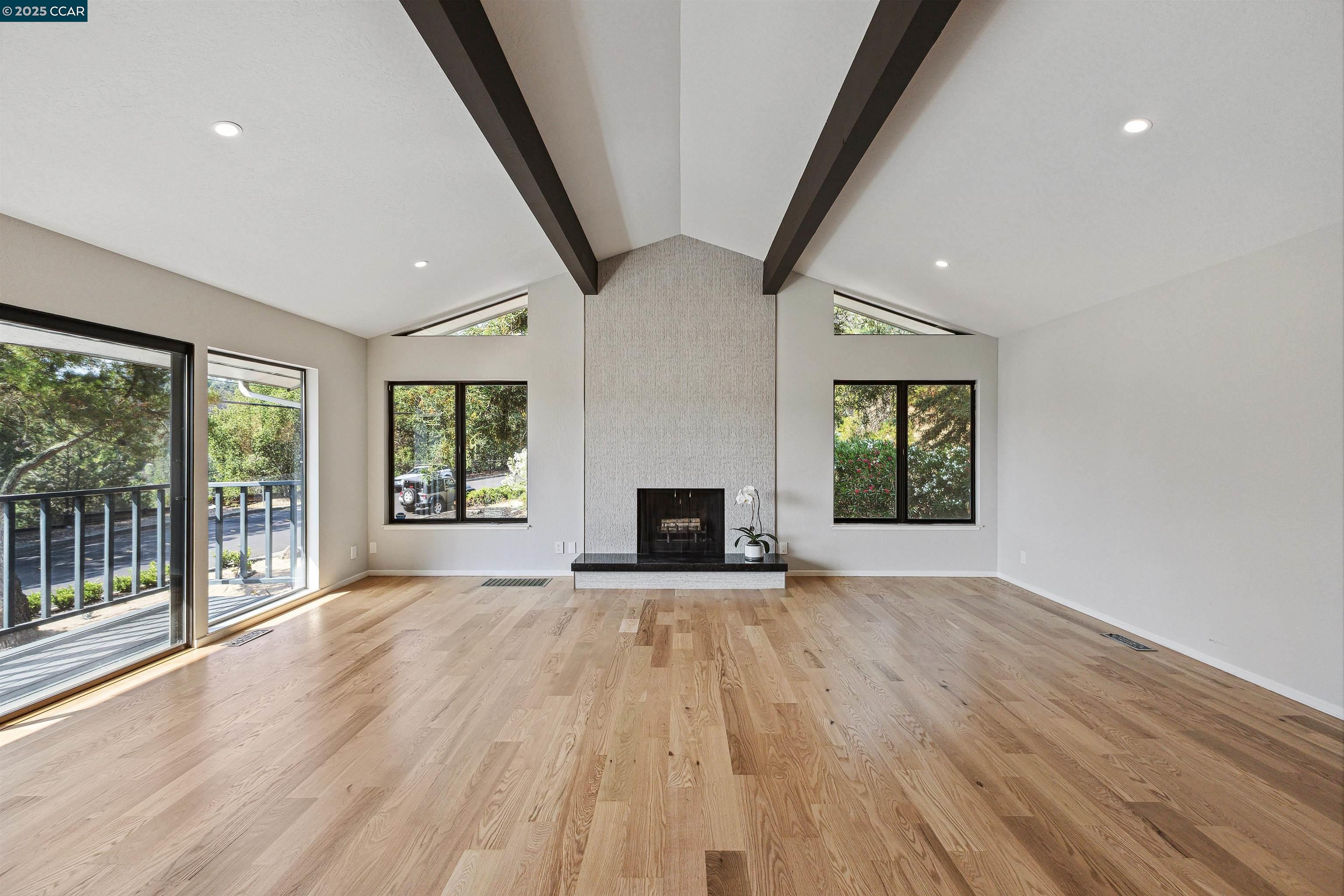Detail Gallery Image 5 of 31 For 4104 El Nido Ranch Rd, Lafayette,  CA 94549 - 5 Beds | 3 Baths