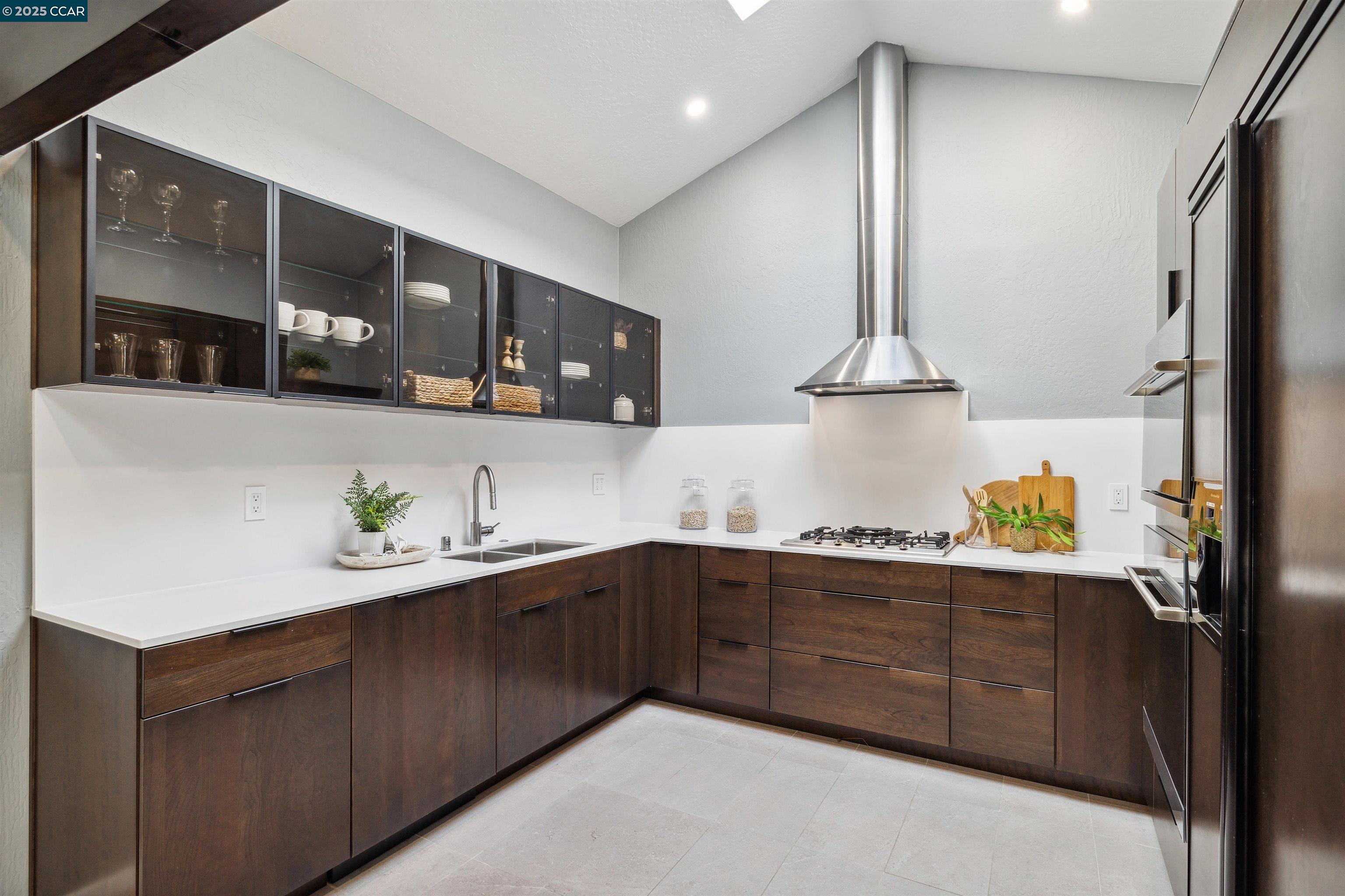 Detail Gallery Image 6 of 31 For 4104 El Nido Ranch Rd, Lafayette,  CA 94549 - 5 Beds | 3 Baths