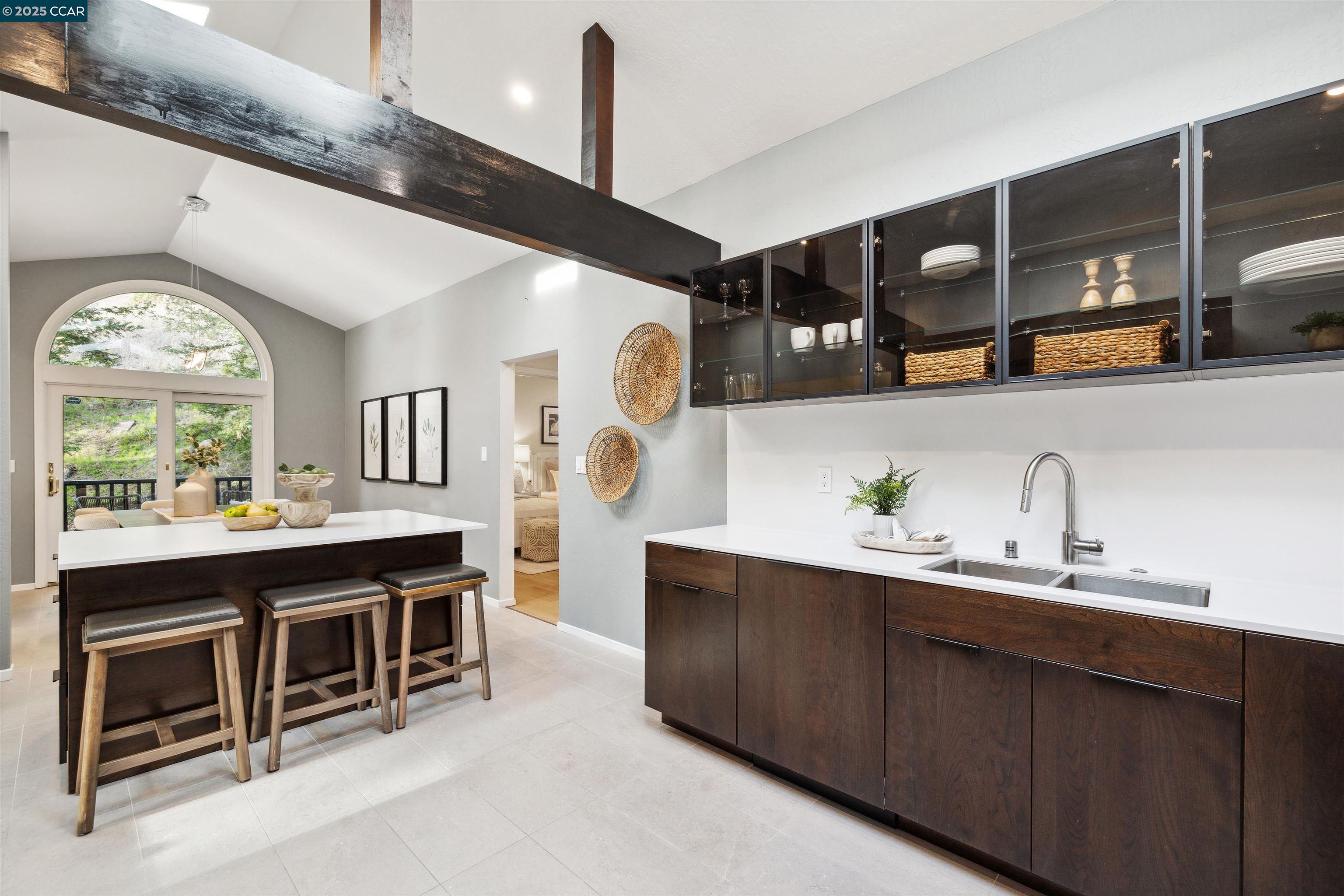 Detail Gallery Image 7 of 31 For 4104 El Nido Ranch Rd, Lafayette,  CA 94549 - 5 Beds | 3 Baths