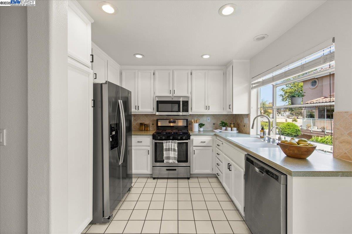 Photo #8: 41098532 Listing: Photo #8