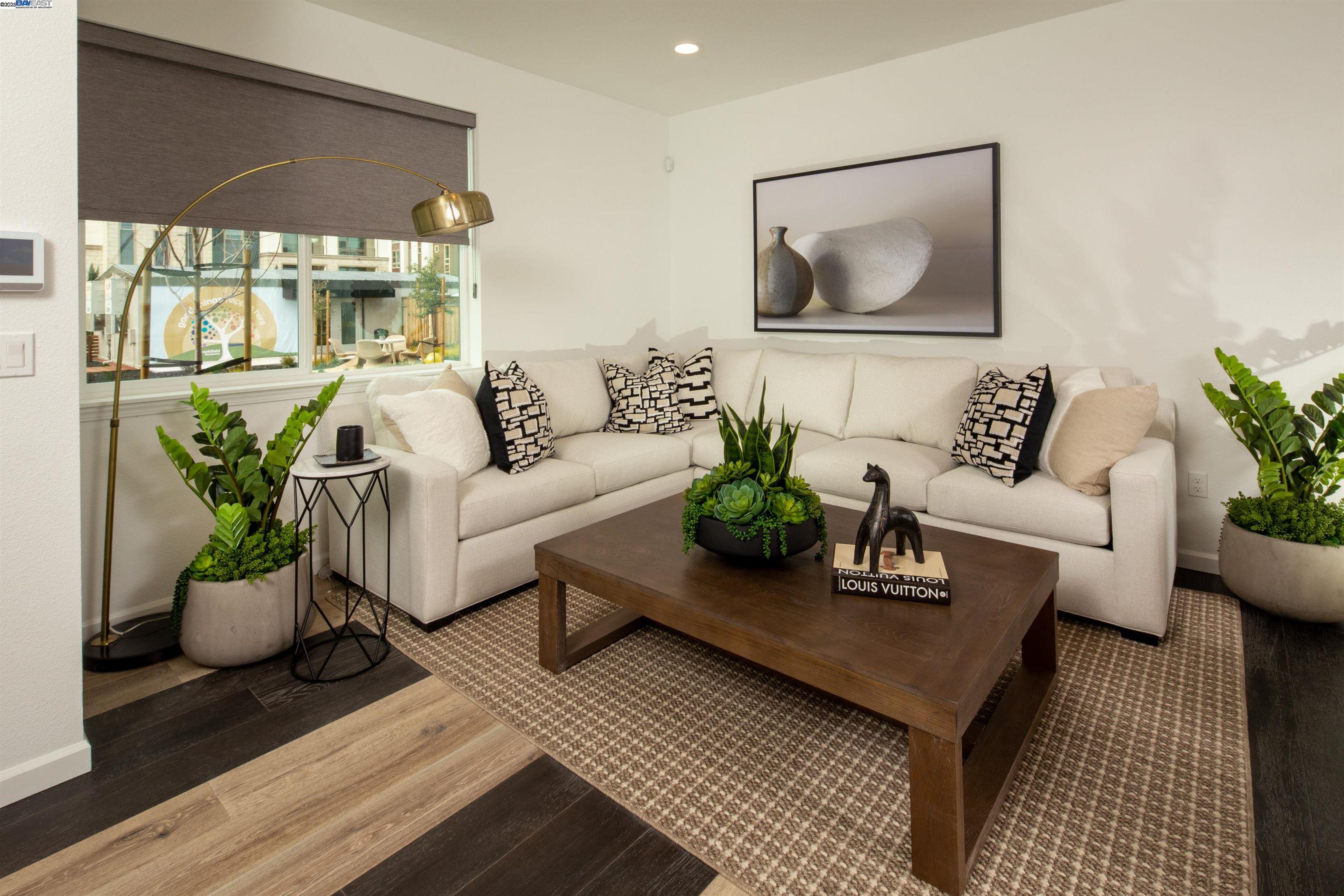 Detail Gallery Image 5 of 13 For 6357 Dandelion Street #58,  Dublin,  CA 94568 - 4 Beds | 3/1 Baths