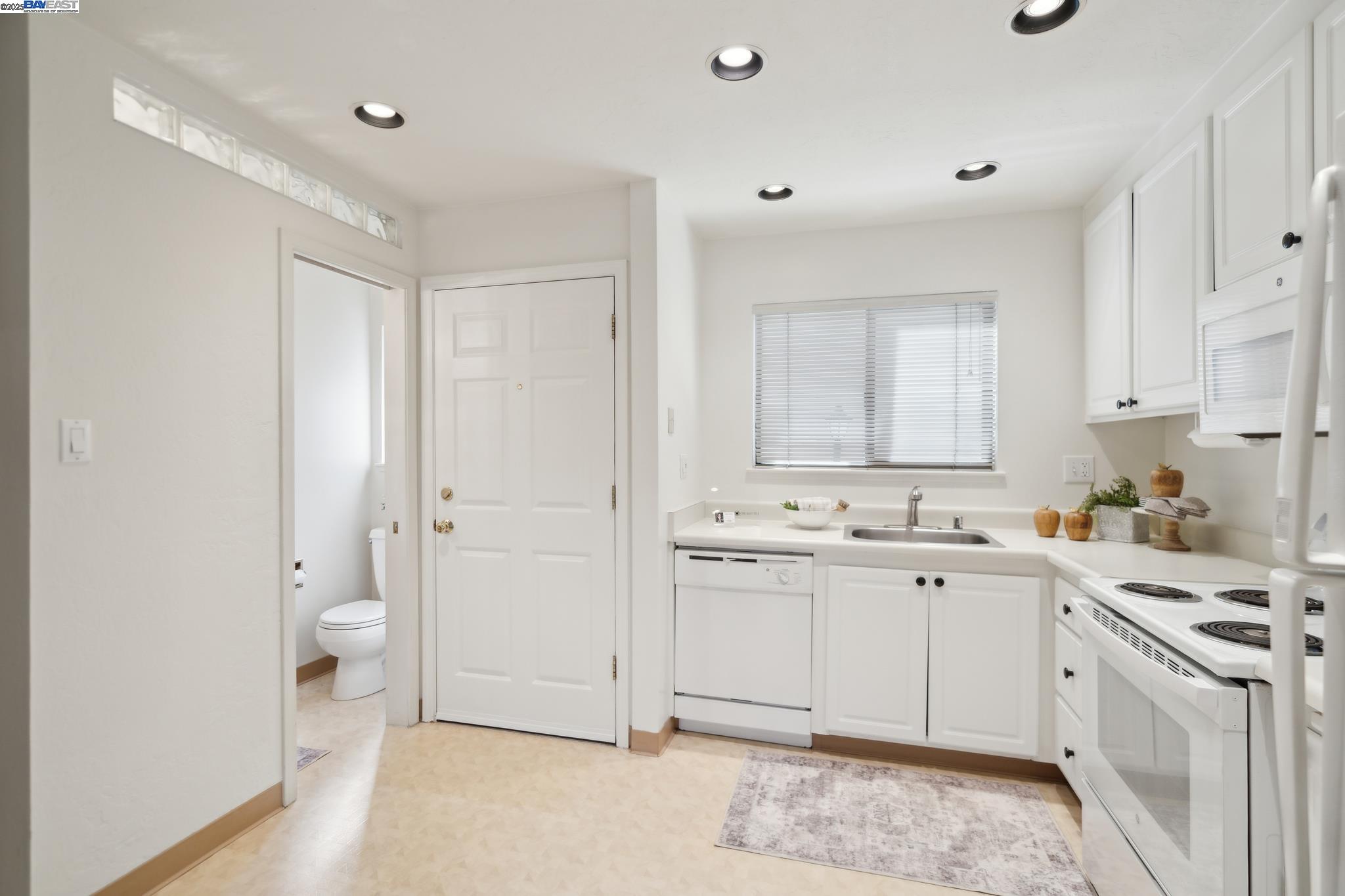 Detail Gallery Image 12 of 32 For 8985 Alcosta Blvd #159,  San Ramon,  CA 94583 - 2 Beds | 2/1 Baths