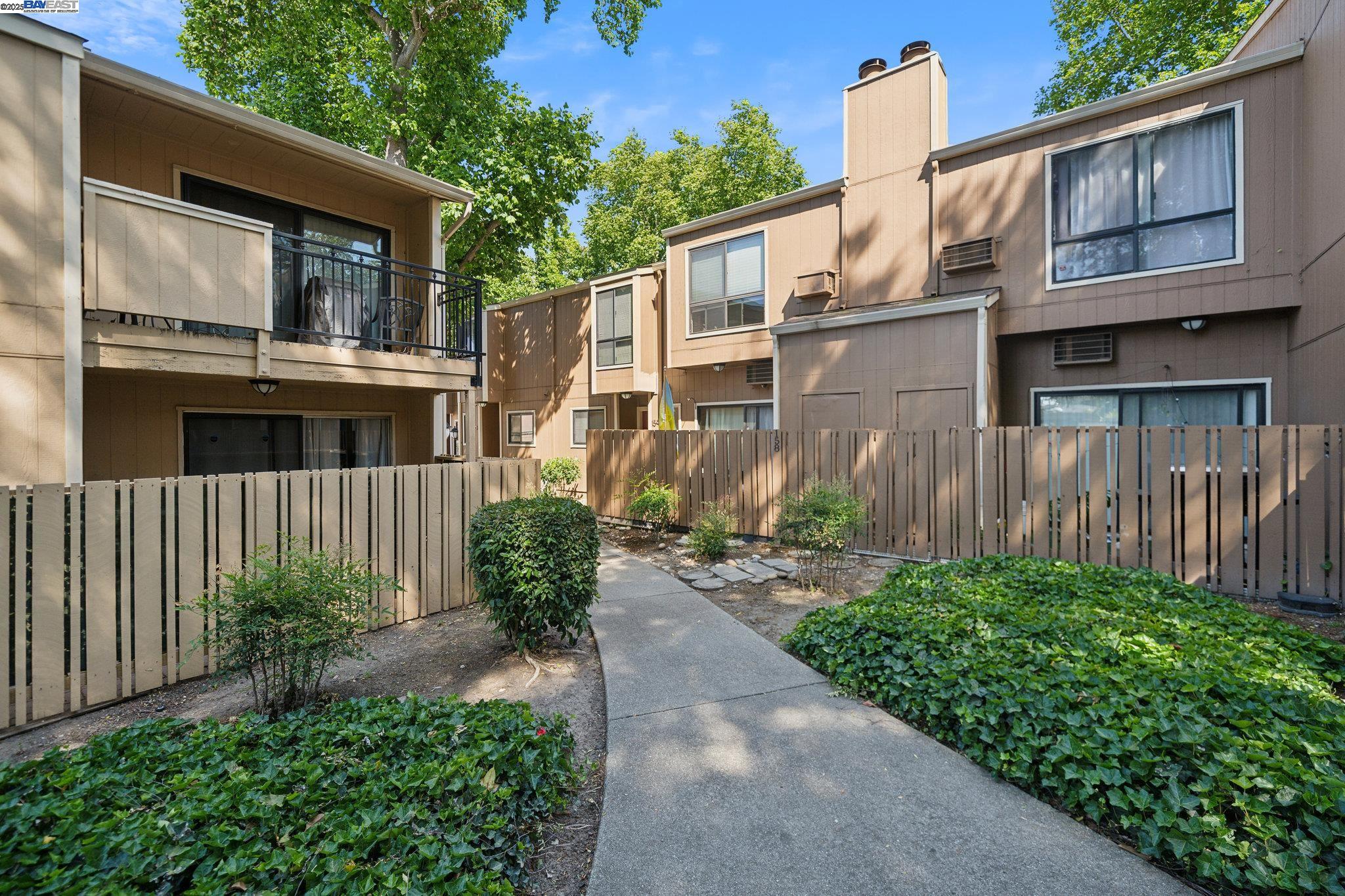 Detail Gallery Image 28 of 32 For 8985 Alcosta Blvd #159,  San Ramon,  CA 94583 - 2 Beds | 2/1 Baths