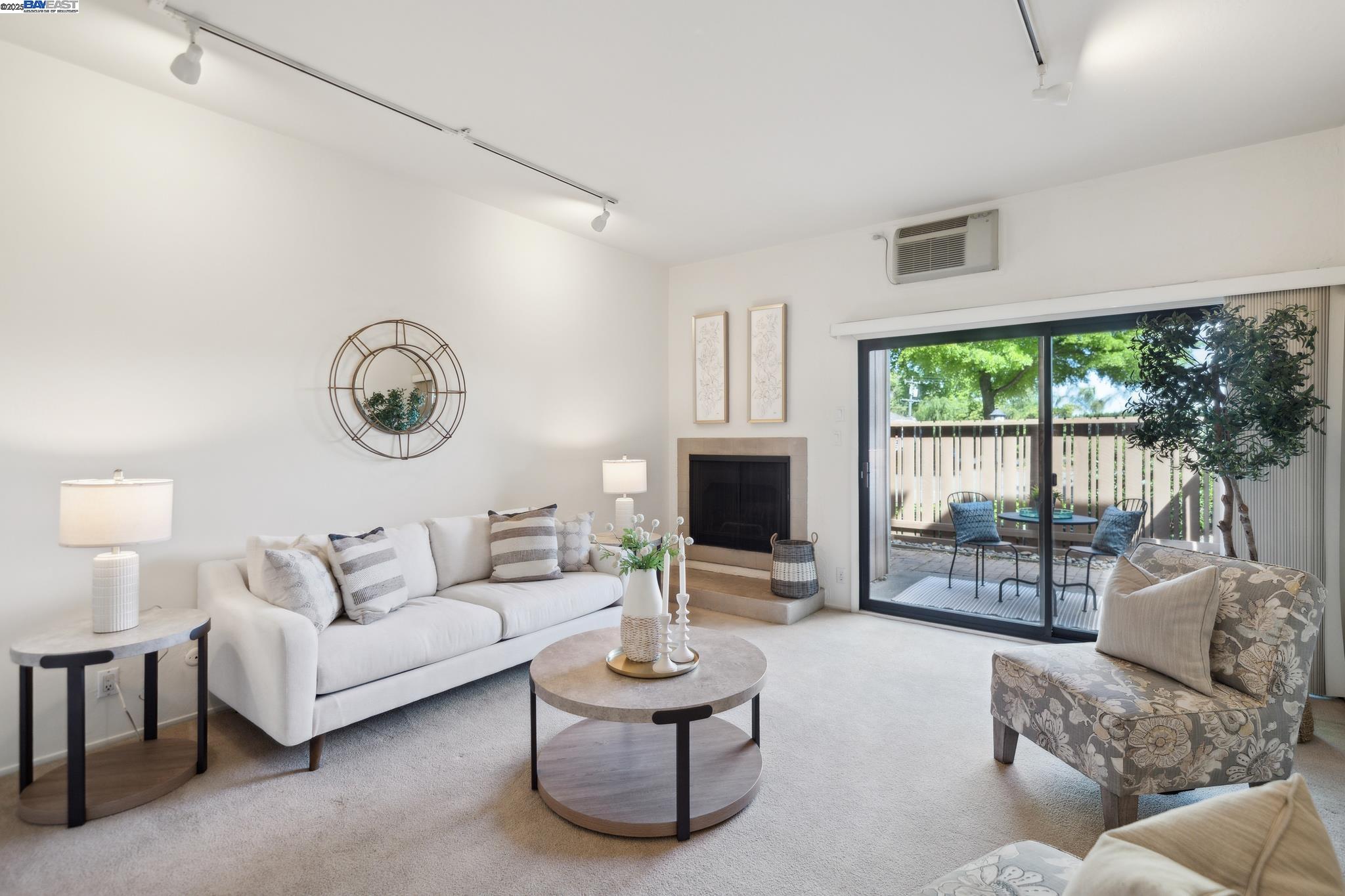 Detail Gallery Image 4 of 32 For 8985 Alcosta Blvd #159,  San Ramon,  CA 94583 - 2 Beds | 2/1 Baths