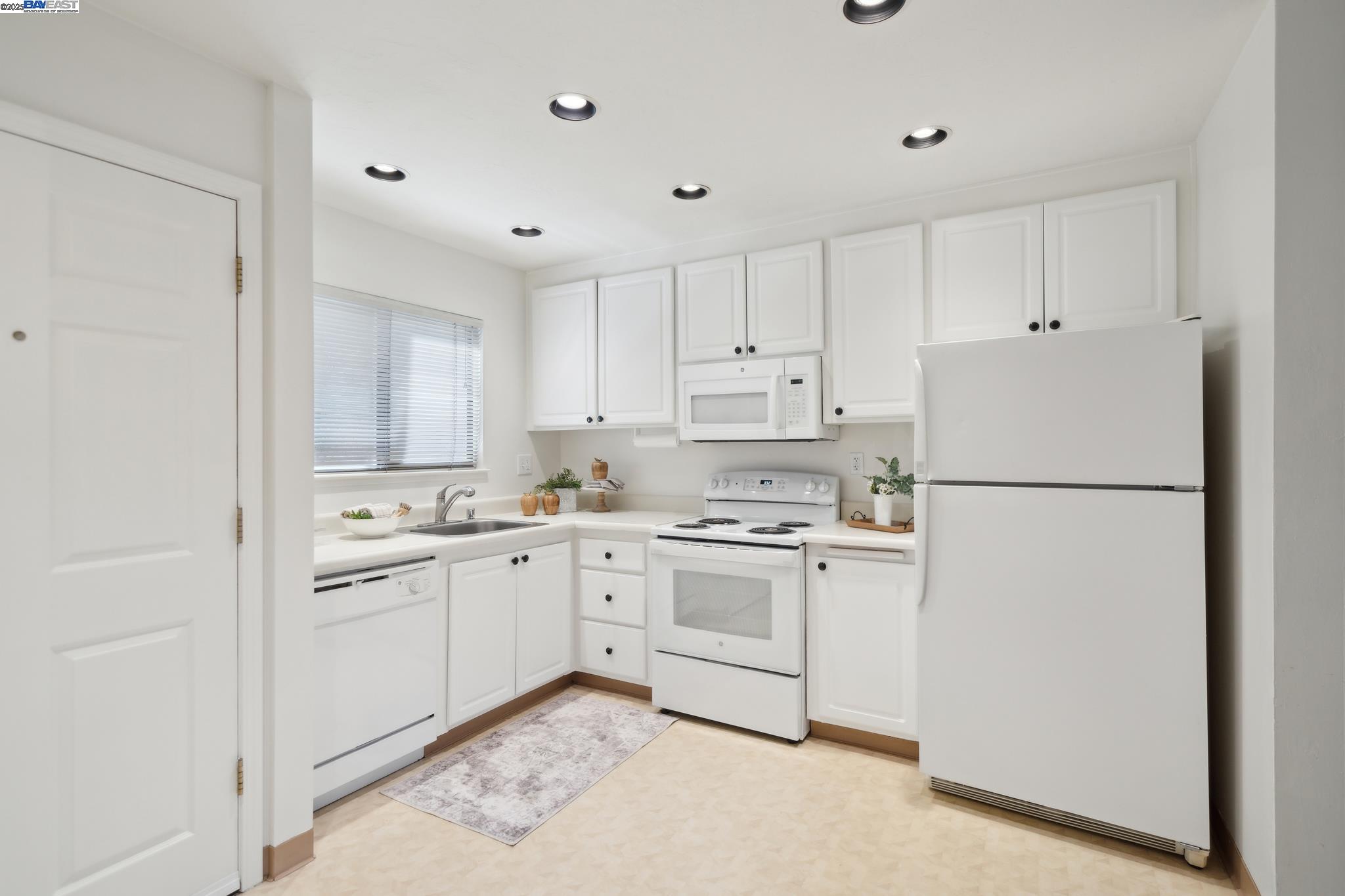 Detail Gallery Image 10 of 32 For 8985 Alcosta Blvd #159,  San Ramon,  CA 94583 - 2 Beds | 2/1 Baths