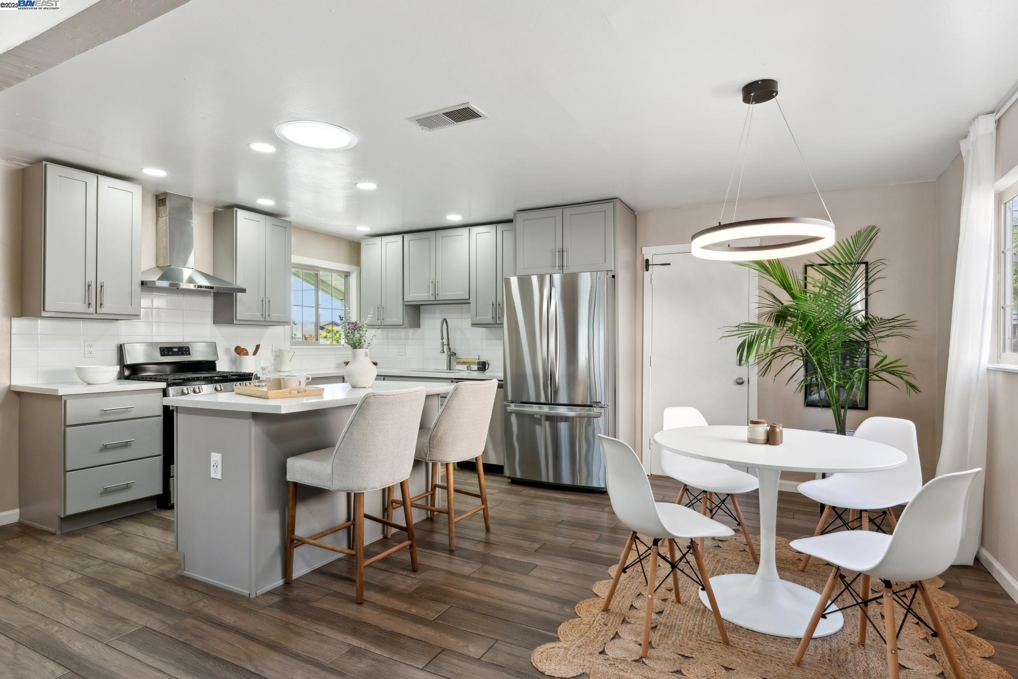 Detail Gallery Image 15 of 55 For 1958 Vining Dr, San Leandro,  CA 94579 - 3 Beds | 2 Baths