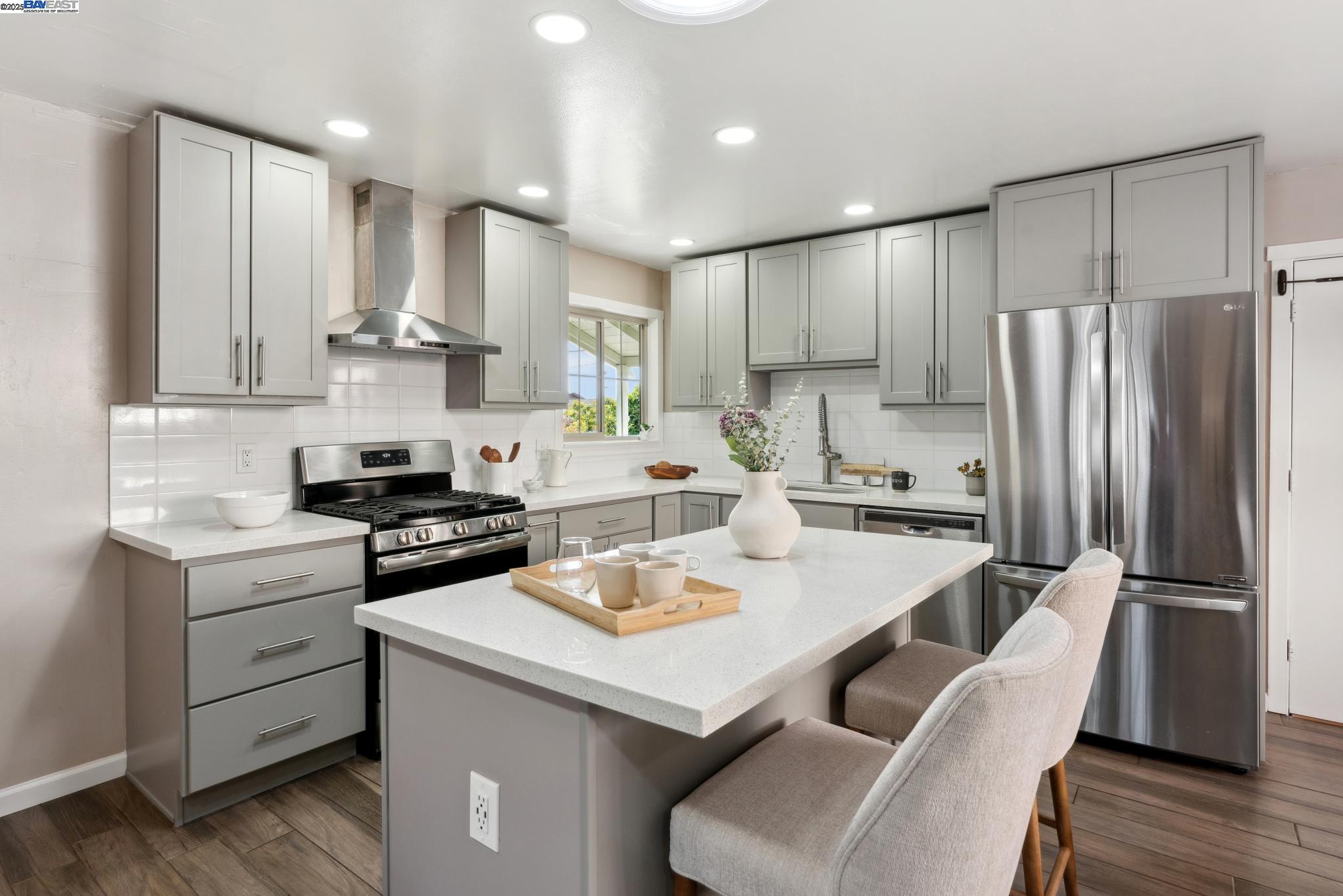 Detail Gallery Image 16 of 55 For 1958 Vining Dr, San Leandro,  CA 94579 - 3 Beds | 2 Baths