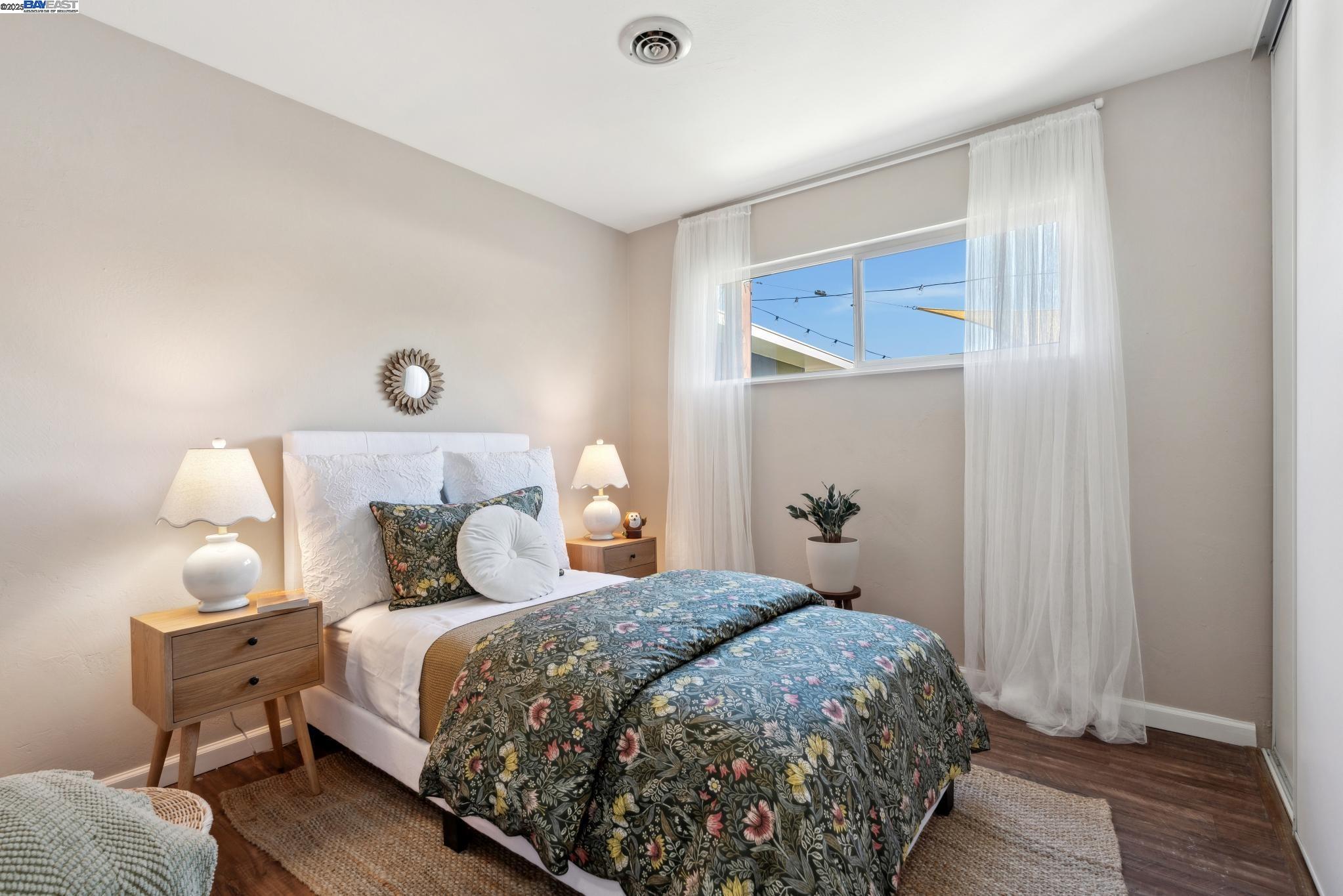 Detail Gallery Image 25 of 55 For 1958 Vining Dr, San Leandro,  CA 94579 - 3 Beds | 2 Baths