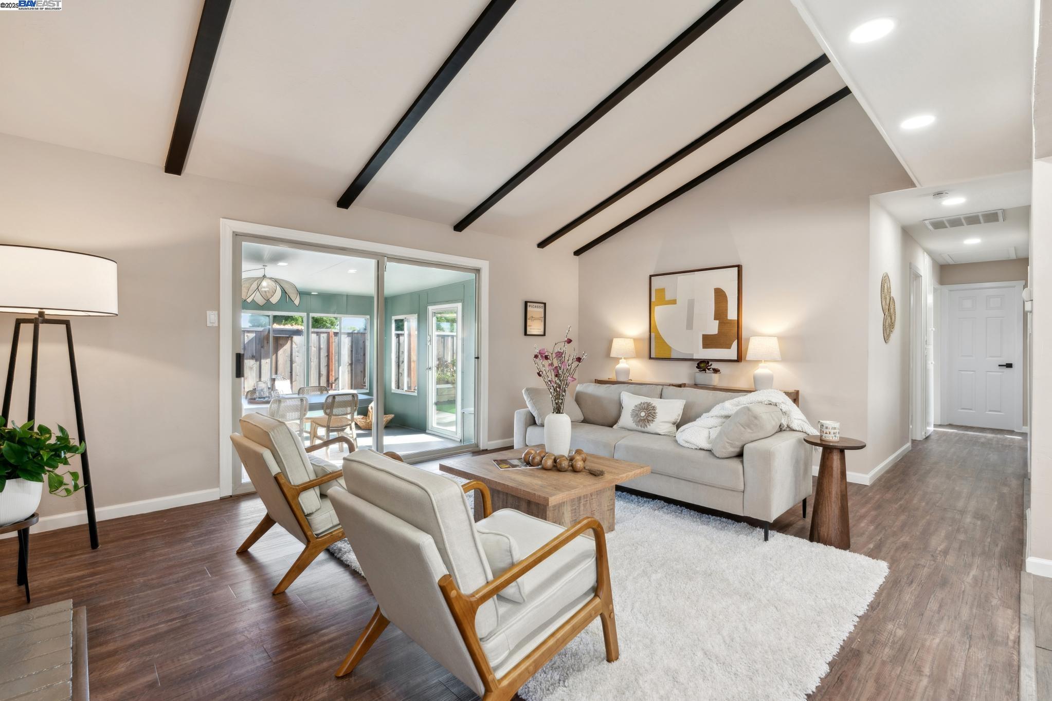 Detail Gallery Image 6 of 55 For 1958 Vining Dr, San Leandro,  CA 94579 - 3 Beds | 2 Baths