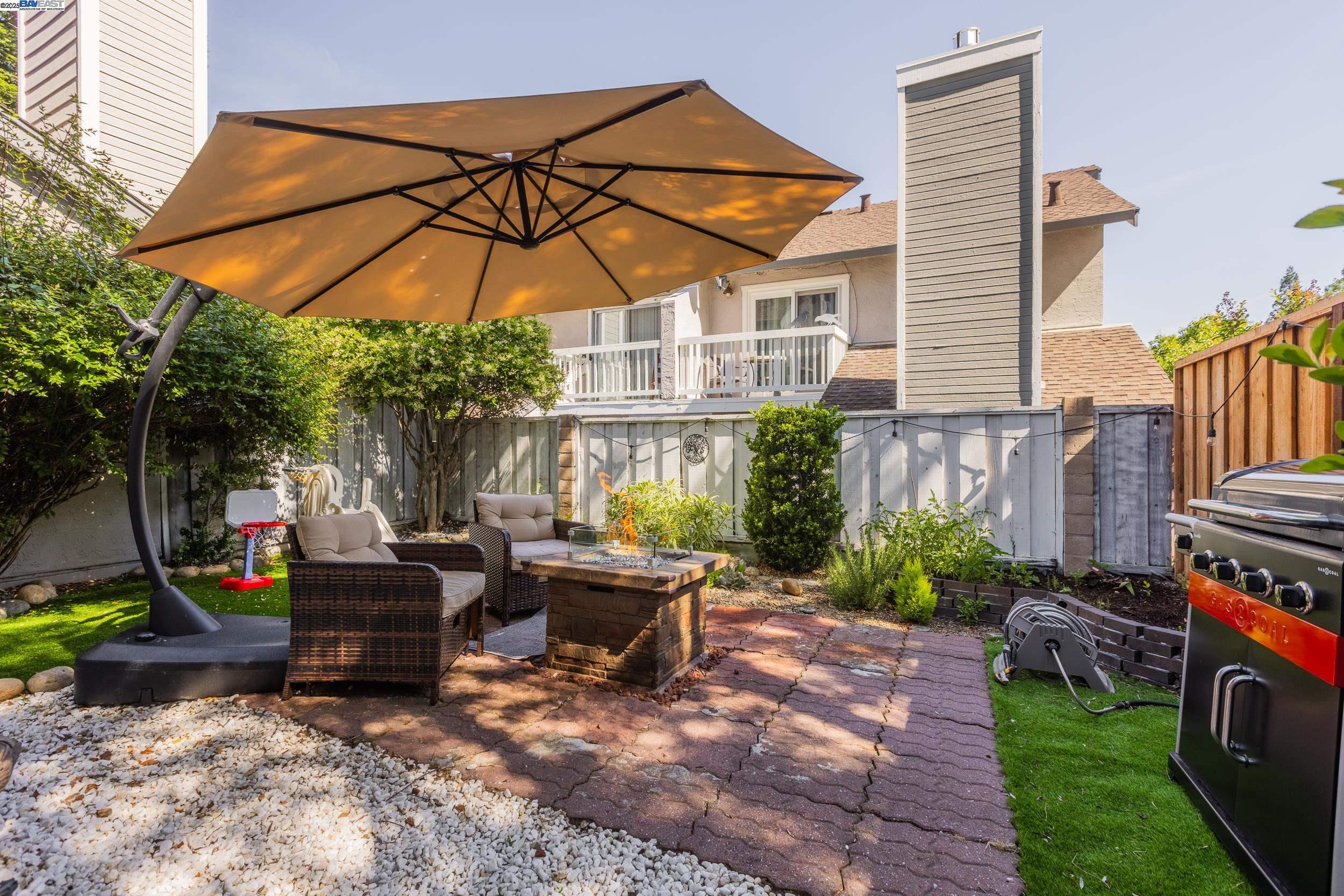 Detail Gallery Image 12 of 20 For 286 Birch Creek Dr, Pleasanton,  CA 94566 - 2 Beds | 2 Baths