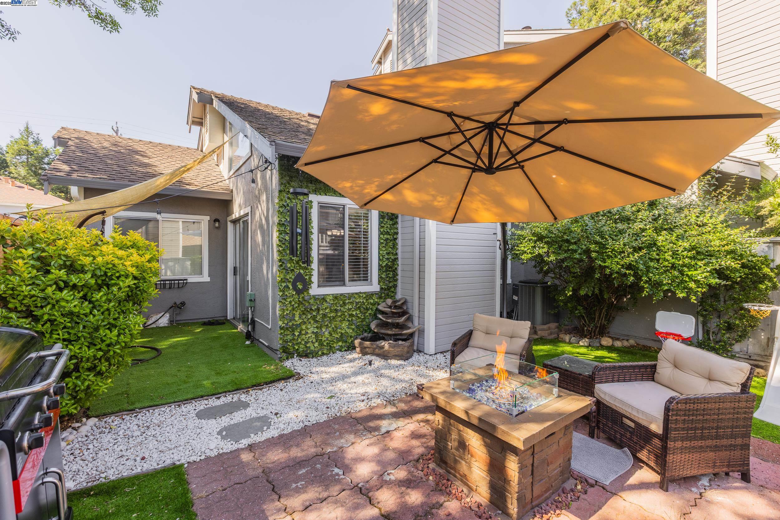 Detail Gallery Image 14 of 20 For 286 Birch Creek Dr, Pleasanton,  CA 94566 - 2 Beds | 2 Baths