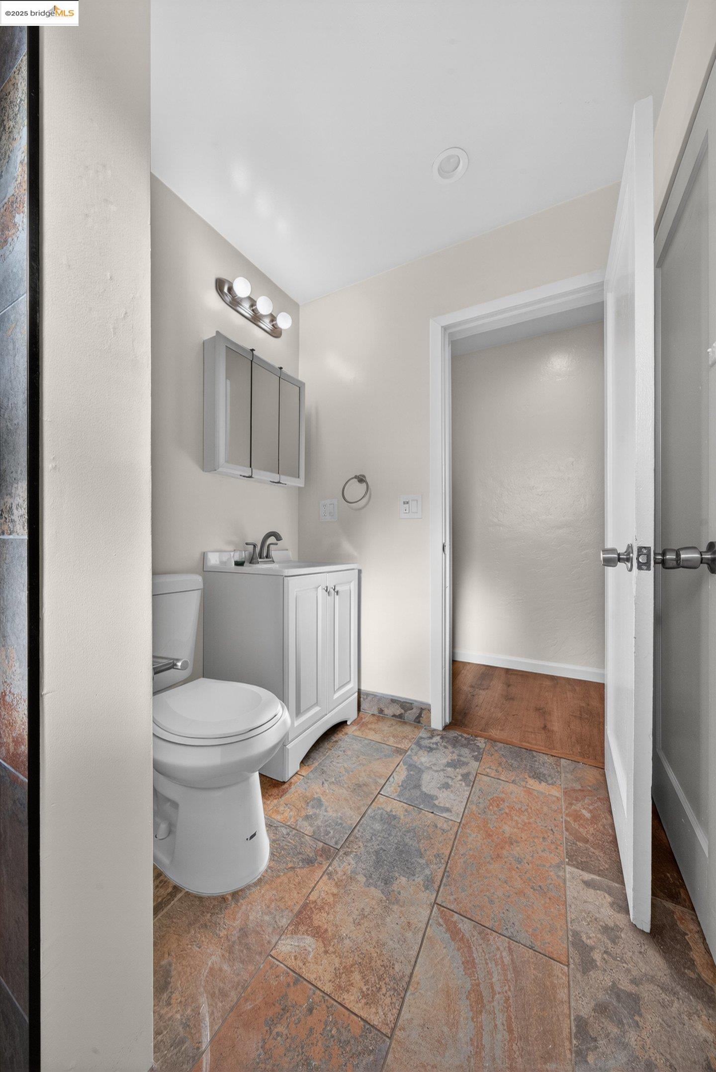 Detail Gallery Image 16 of 22 For 1408 Berkeley Way, Berkeley,  CA 94702 - 1 Beds | 1 Baths