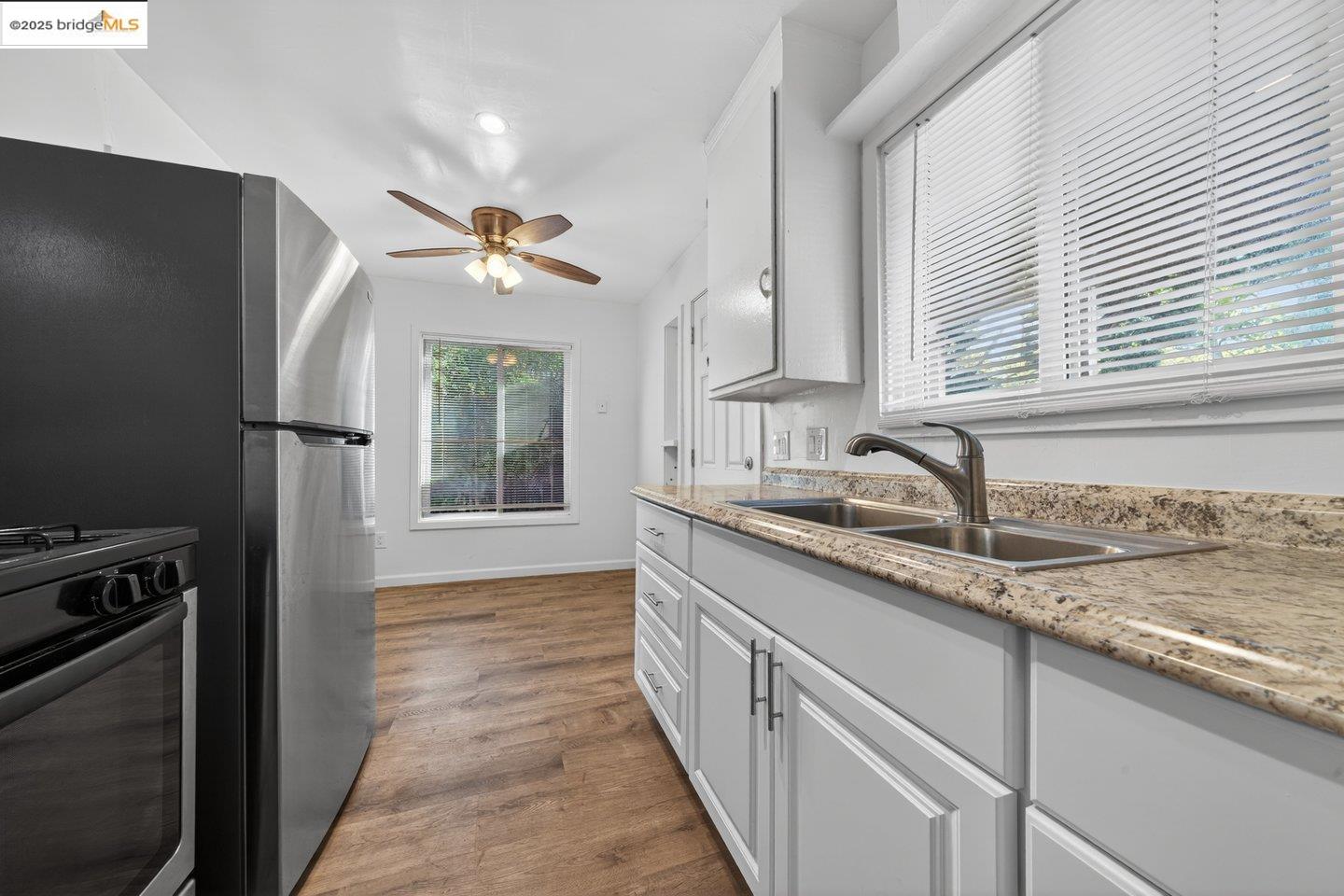 Detail Gallery Image 10 of 22 For 1408 Berkeley Way, Berkeley,  CA 94702 - 1 Beds | 1 Baths