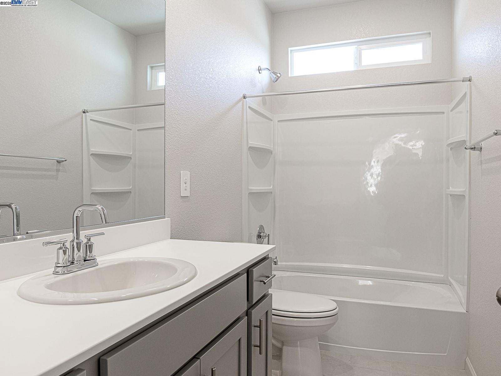 Detail Gallery Image 8 of 13 For 671 Channel Cir, Oakley,  CA 94561 - 4 Beds | 3 Baths