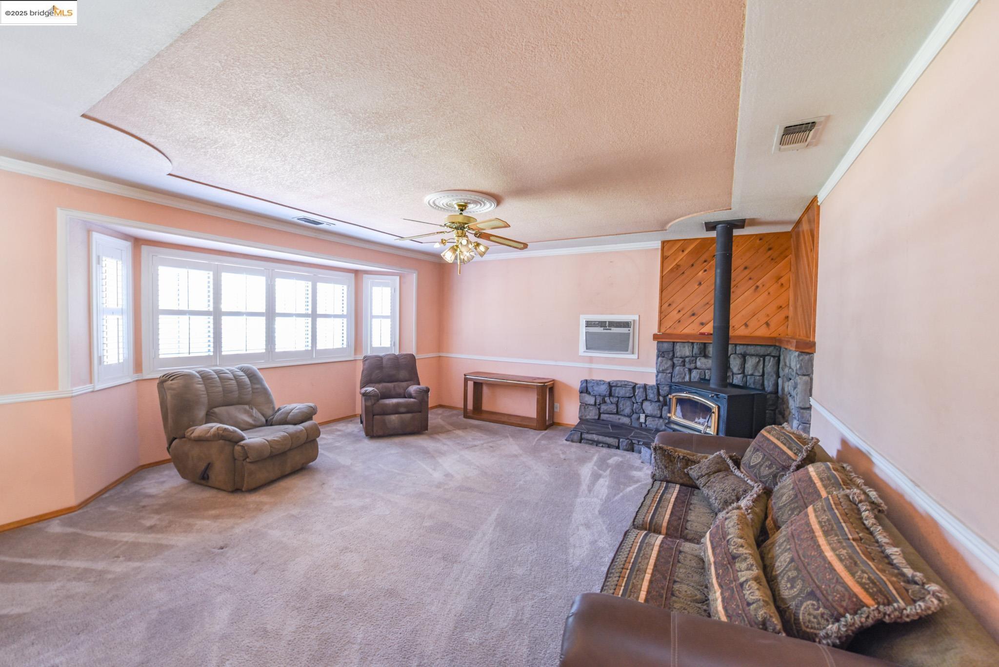 Detail Gallery Image 12 of 46 For 17455 Livermore Ct., Soulsbyville,  CA 95372 - 3 Beds | 2 Baths