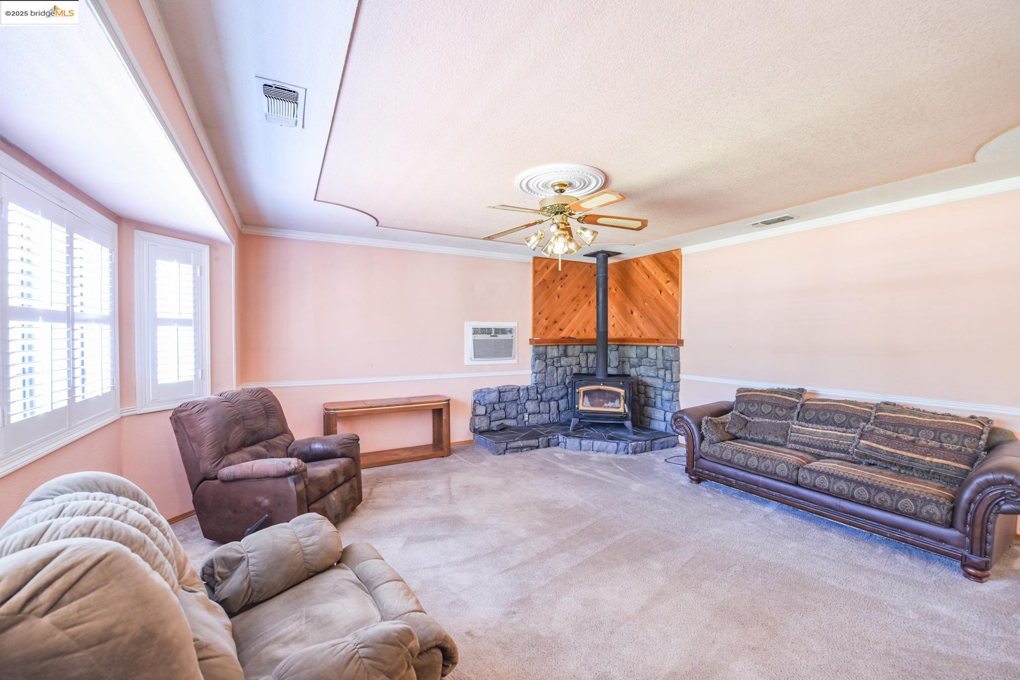 Detail Gallery Image 13 of 46 For 17455 Livermore Ct., Soulsbyville,  CA 95372 - 3 Beds | 2 Baths