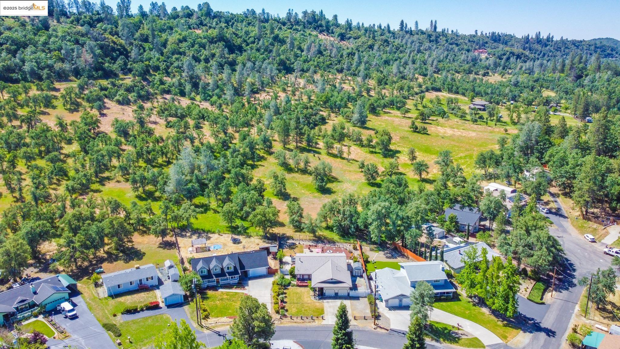 Detail Gallery Image 4 of 46 For 17455 Livermore Ct., Soulsbyville,  CA 95372 - 3 Beds | 2 Baths