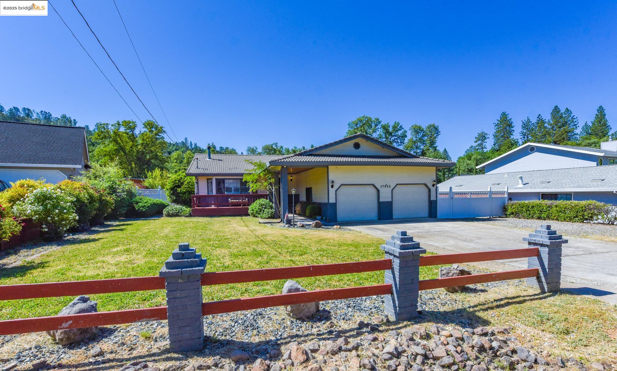 Detail Gallery Image 5 of 46 For 17455 Livermore Ct., Soulsbyville,  CA 95372 - 3 Beds | 2 Baths