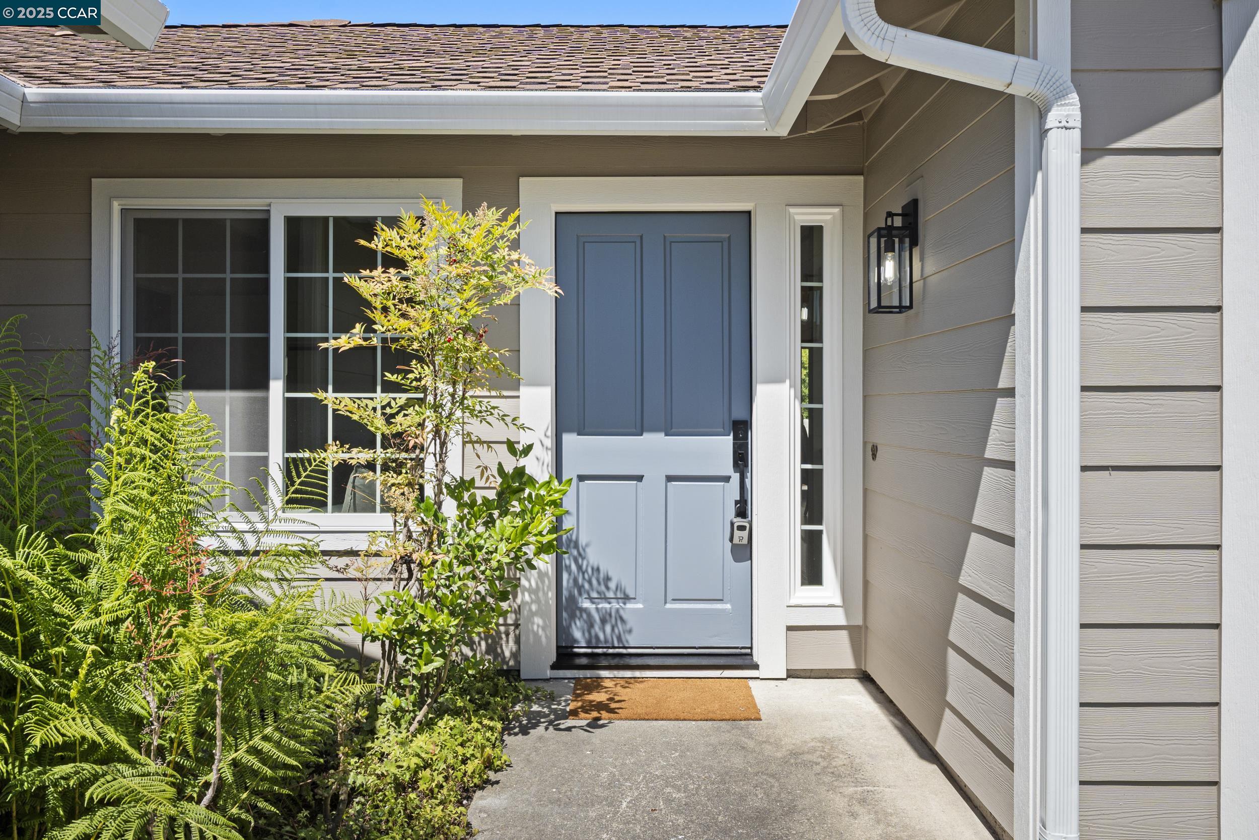 Detail Gallery Image 2 of 40 For 39 Crane Ct, Alameda,  CA 94502 - 3 Beds | 2 Baths