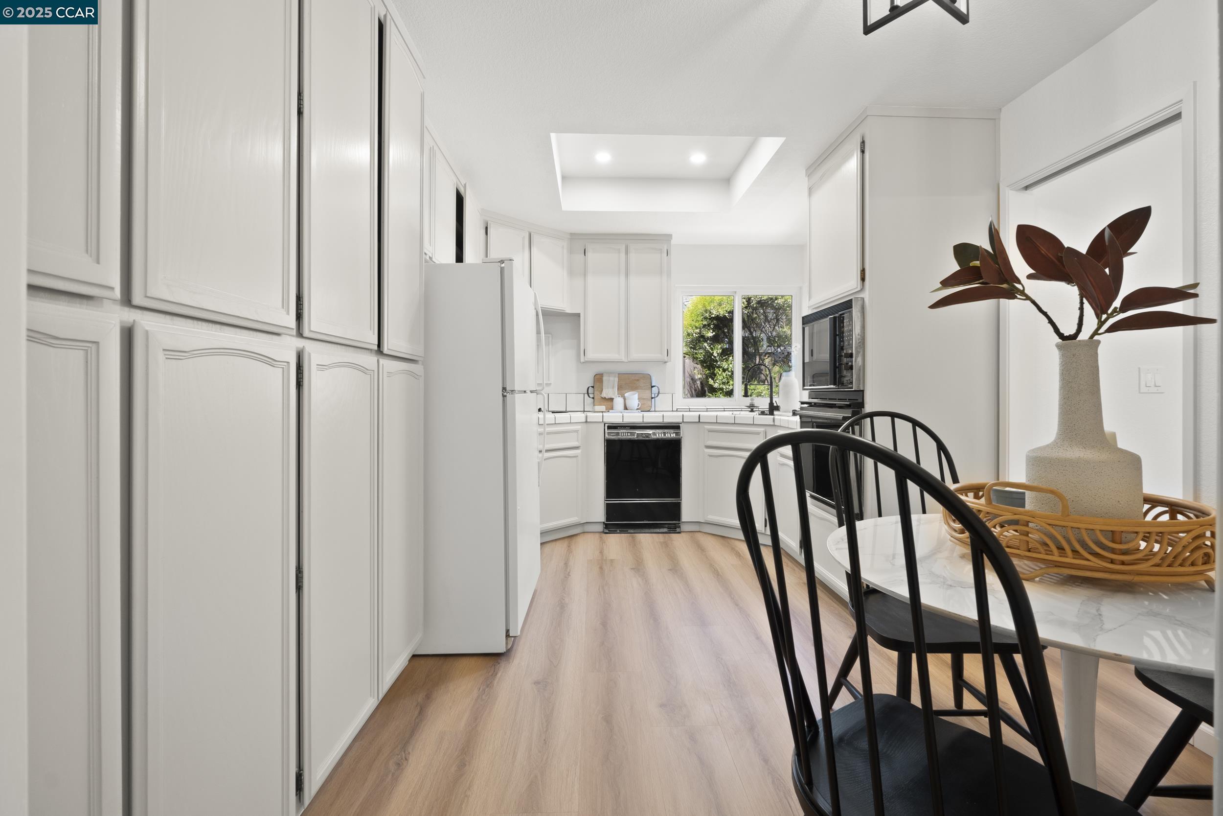 Detail Gallery Image 14 of 40 For 39 Crane Ct, Alameda,  CA 94502 - 3 Beds | 2 Baths
