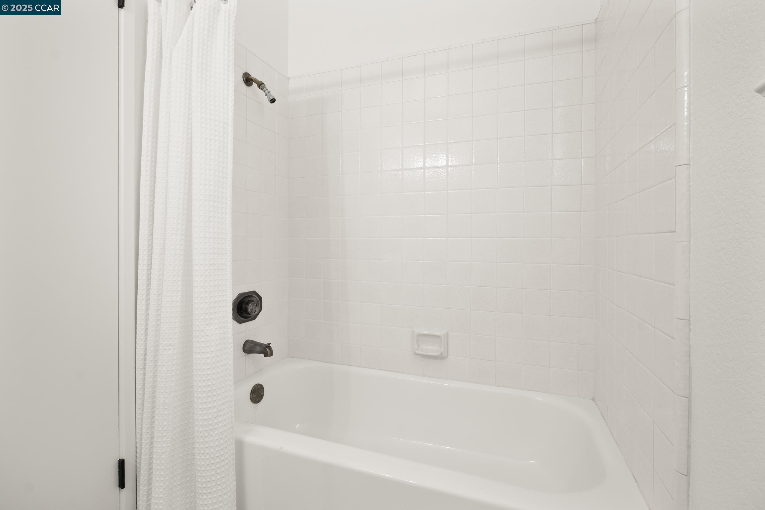 Detail Gallery Image 25 of 40 For 39 Crane Ct, Alameda,  CA 94502 - 3 Beds | 2 Baths