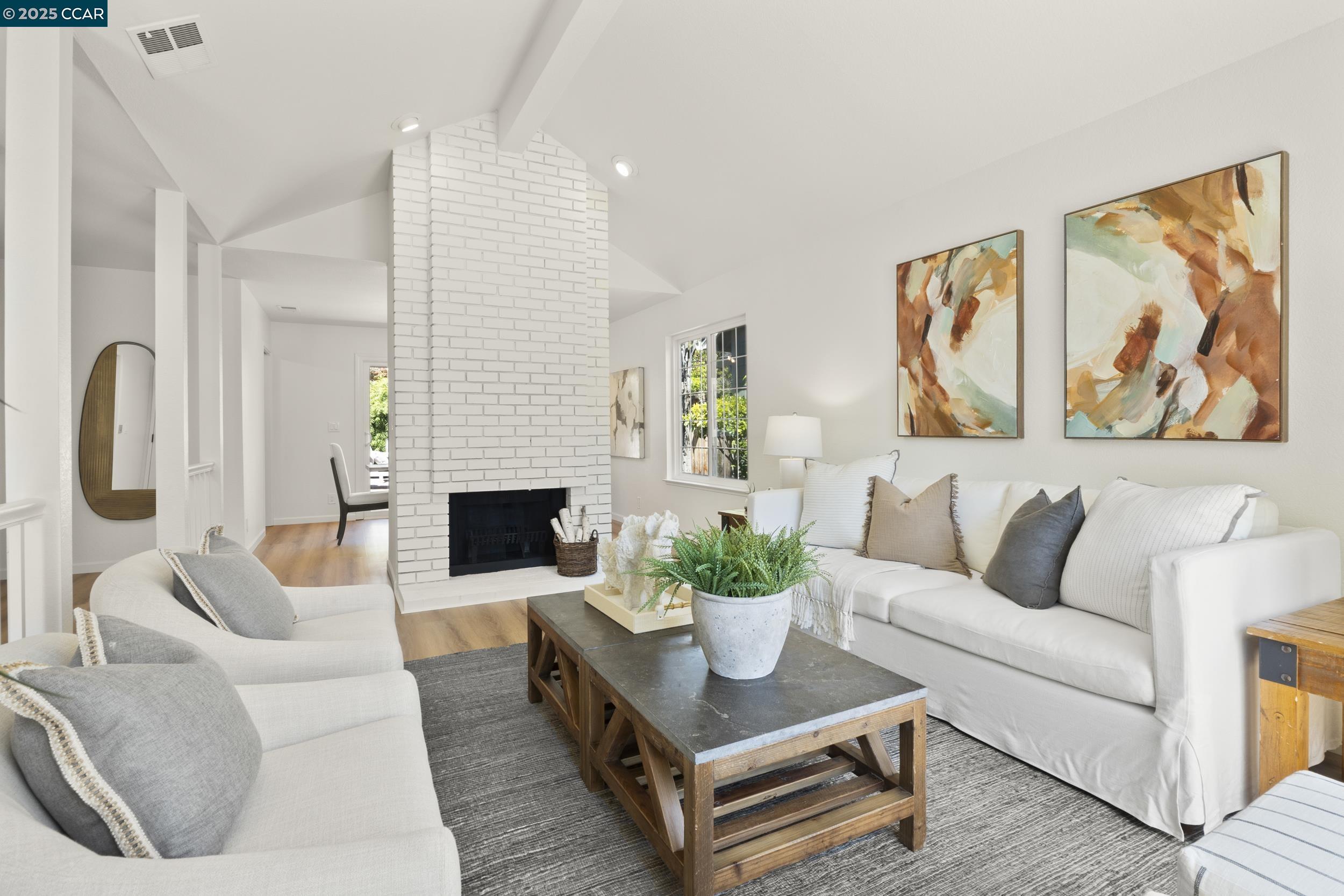 Detail Gallery Image 4 of 40 For 39 Crane Ct, Alameda,  CA 94502 - 3 Beds | 2 Baths
