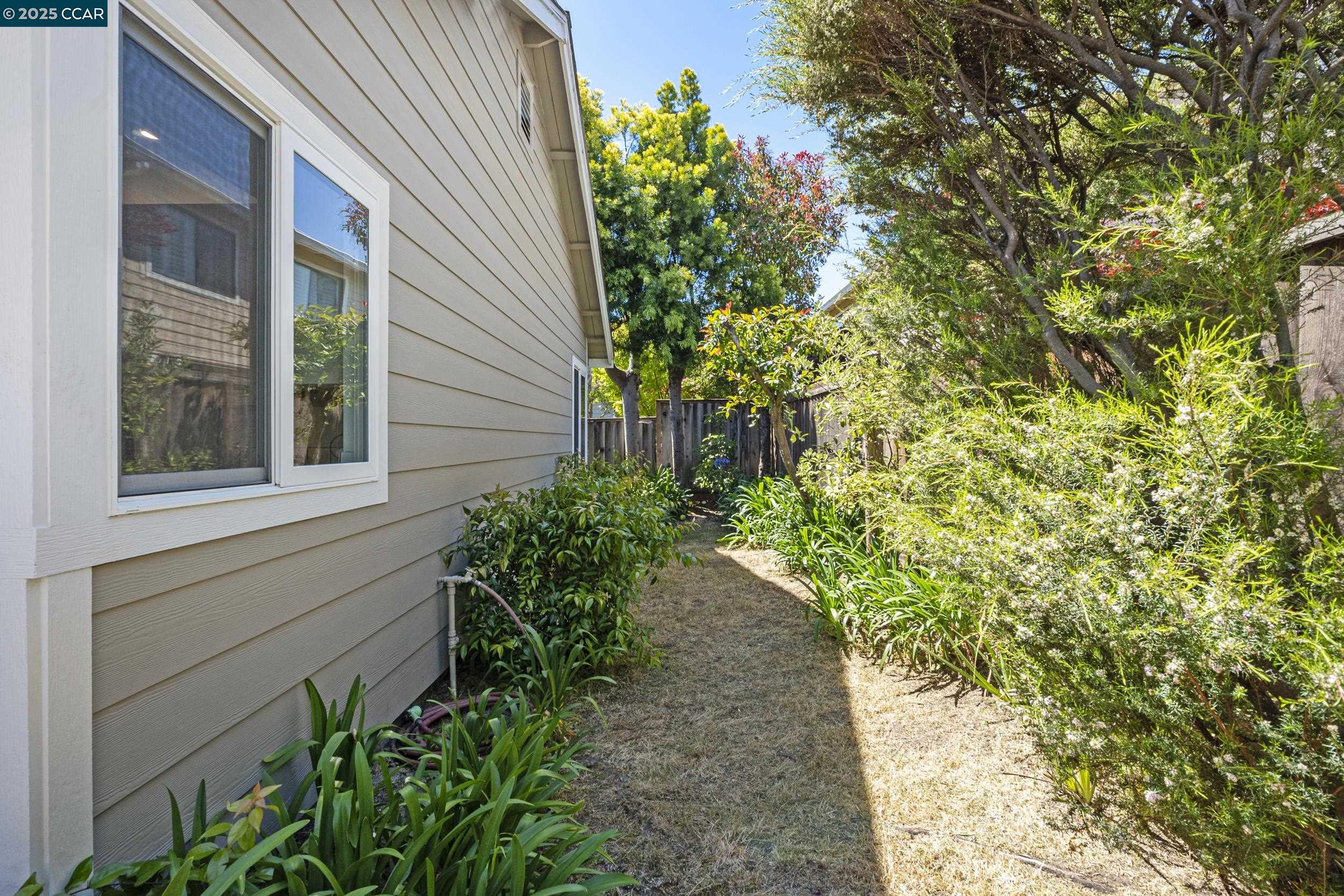 Detail Gallery Image 30 of 40 For 39 Crane Ct, Alameda,  CA 94502 - 3 Beds | 2 Baths