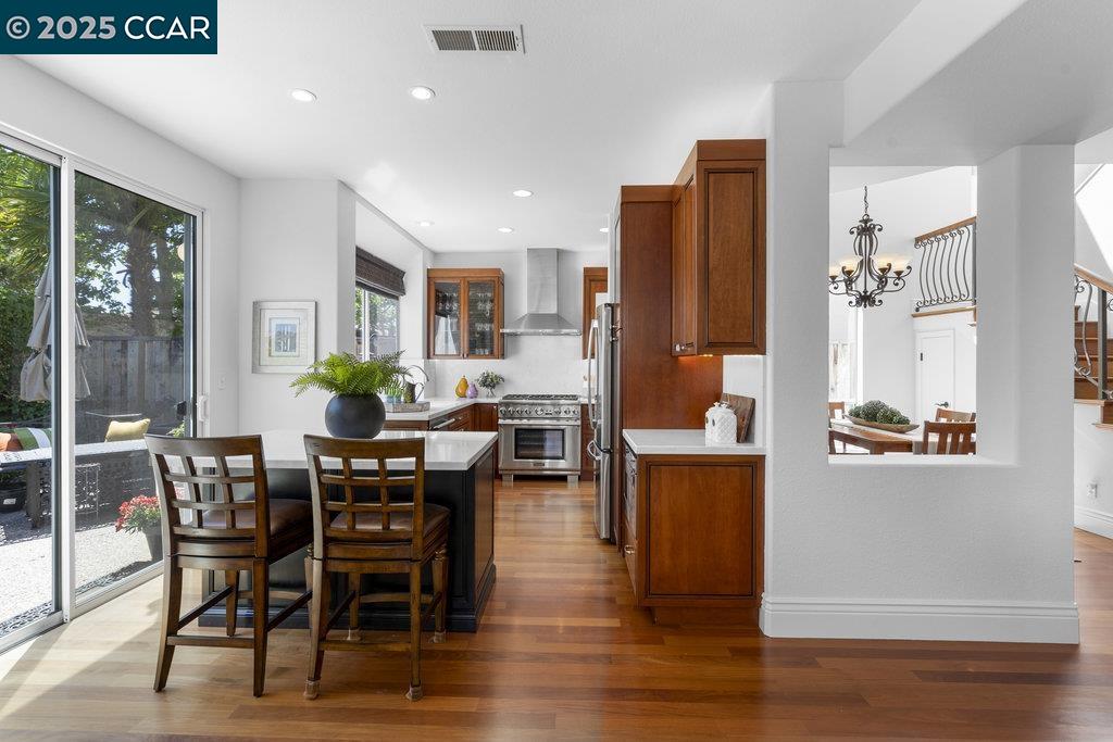 Detail Gallery Image 11 of 35 For 1086 Vista Pointe Cir, San Ramon,  CA 94582 - 4 Beds | 3 Baths