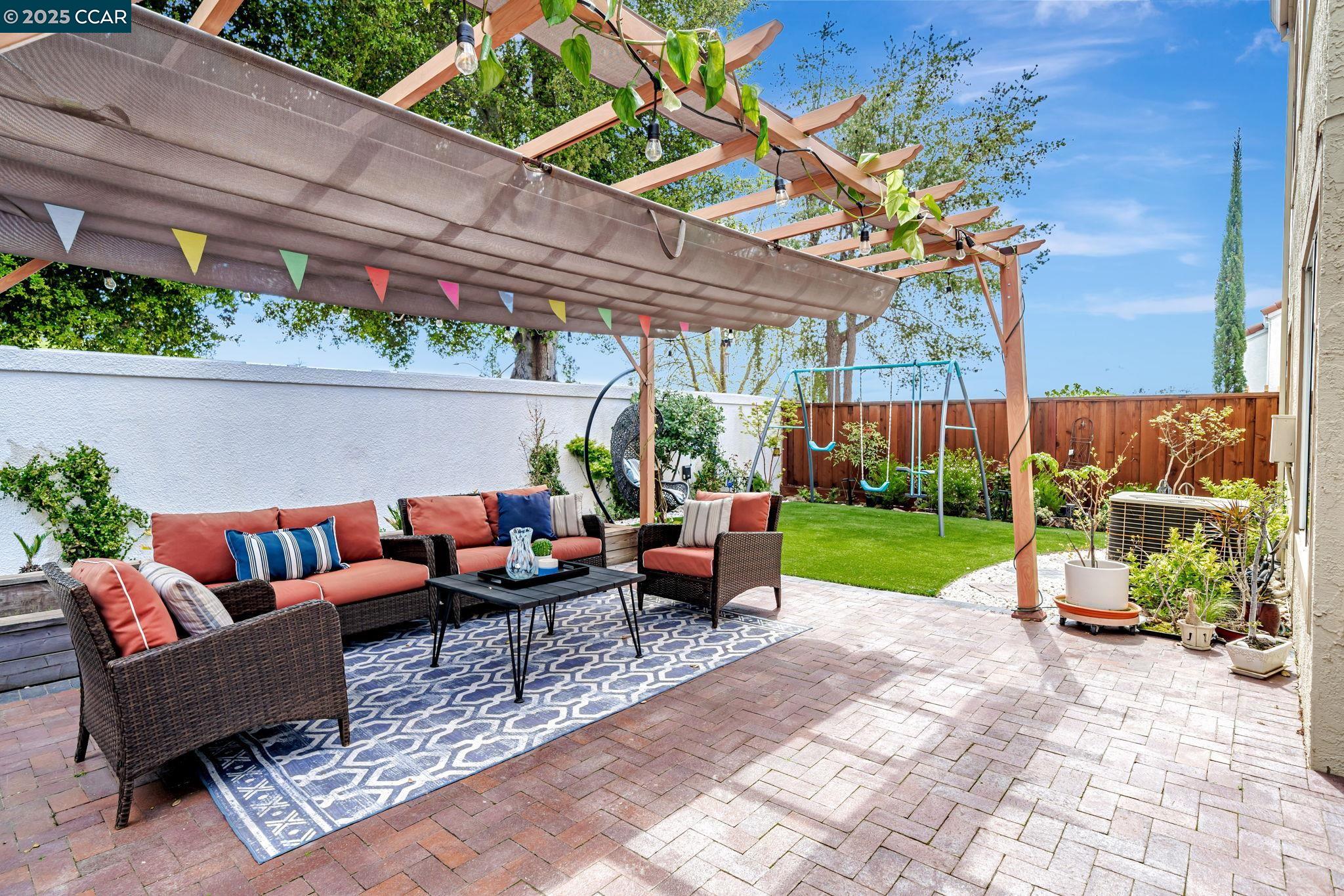 Detail Gallery Image 32 of 47 For 231 Firethorn Ct, San Ramon,  CA 94582 - 4 Beds | 3 Baths
