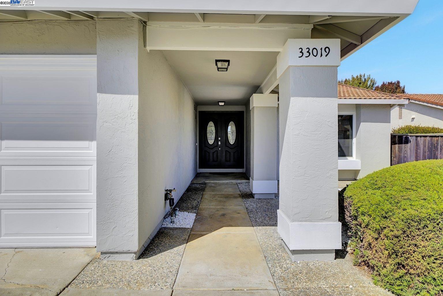 Detail Gallery Image 2 of 29 For 33019 Brockway St, Union City,  CA 94587 - 4 Beds | 2/1 Baths