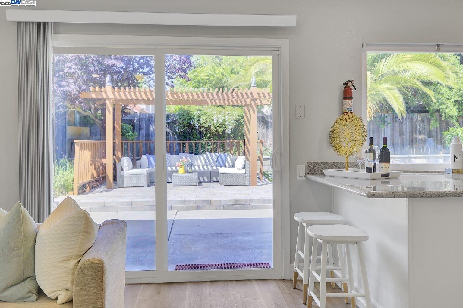 Detail Gallery Image 12 of 29 For 33019 Brockway St, Union City,  CA 94587 - 4 Beds | 2/1 Baths