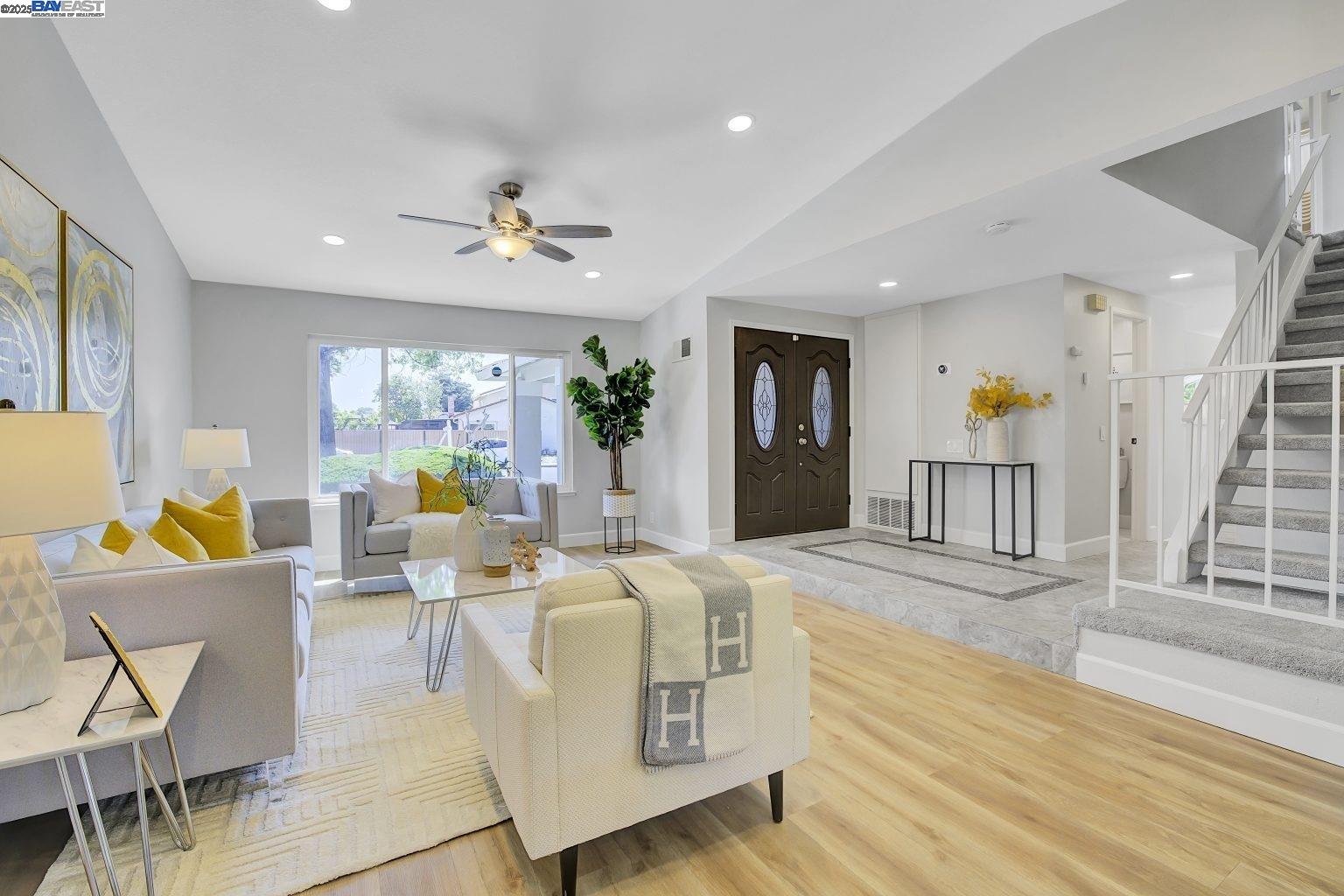 Detail Gallery Image 4 of 29 For 33019 Brockway St, Union City,  CA 94587 - 4 Beds | 2/1 Baths