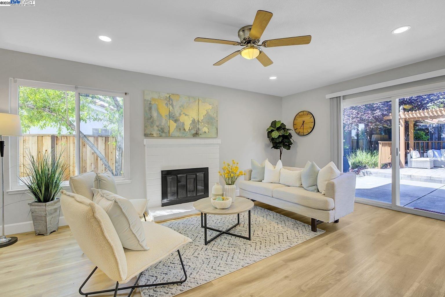 Detail Gallery Image 9 of 29 For 33019 Brockway St, Union City,  CA 94587 - 4 Beds | 2/1 Baths