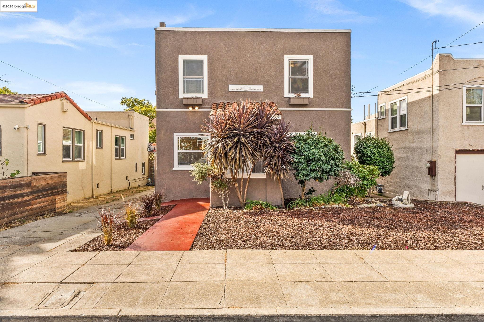 Detail Gallery Image 2 of 48 For 6021 Monadnock Way, Oakland,  CA 94605 - 3 Beds | 2 Baths