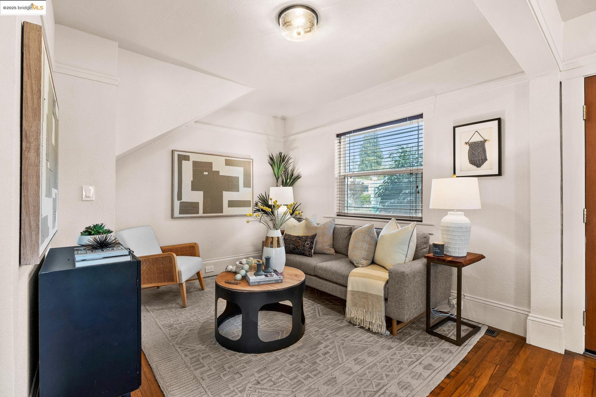 Detail Gallery Image 13 of 48 For 6021 Monadnock Way, Oakland,  CA 94605 - 3 Beds | 2 Baths